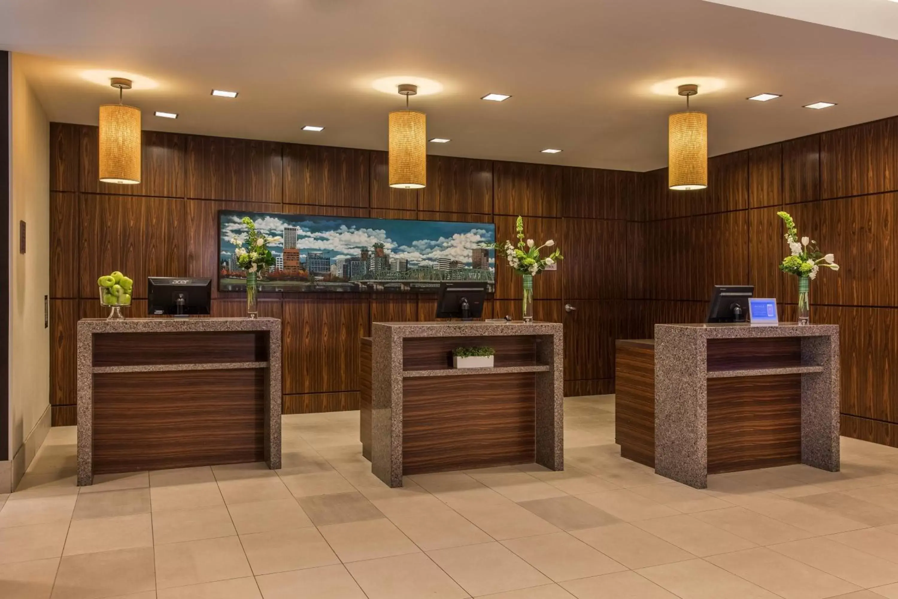 Lobby or reception, Lobby/Reception in Courtyard by Marriott Portland City Center