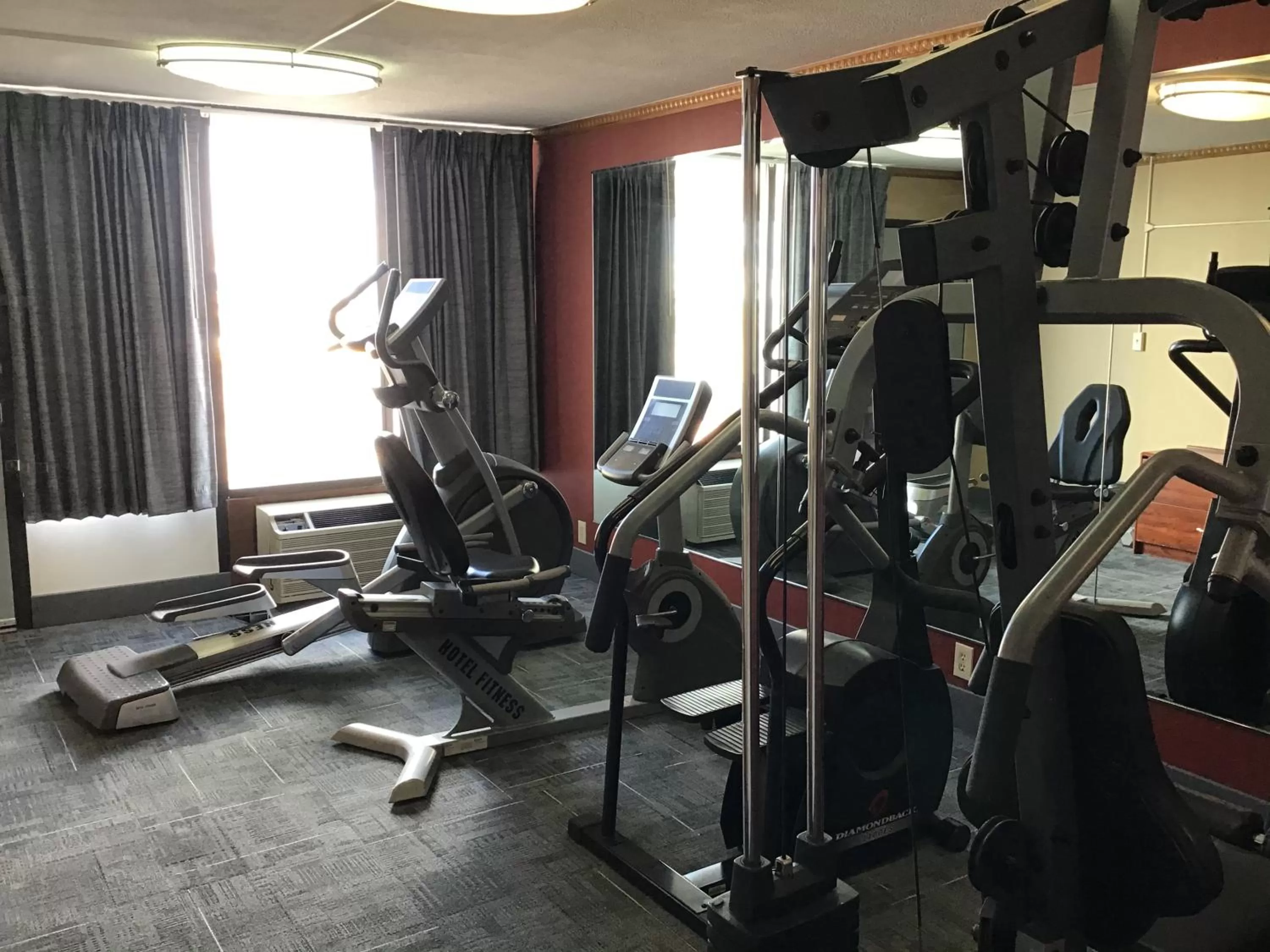 Fitness centre/facilities in Howard Johnson by Wyndham Gillette