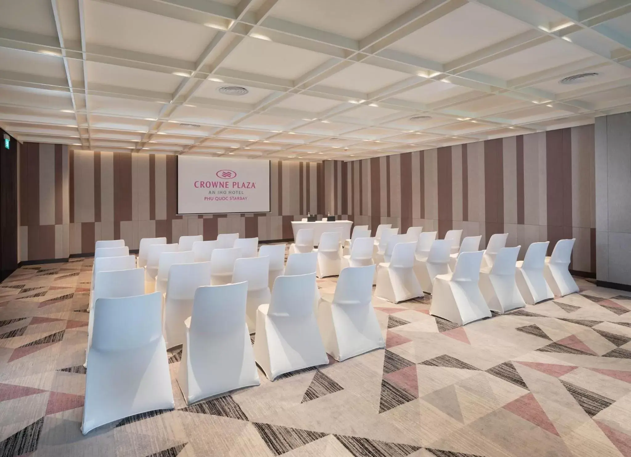 Meeting/conference room in Crowne Plaza Phu Quoc Starbay, an IHG Hotel