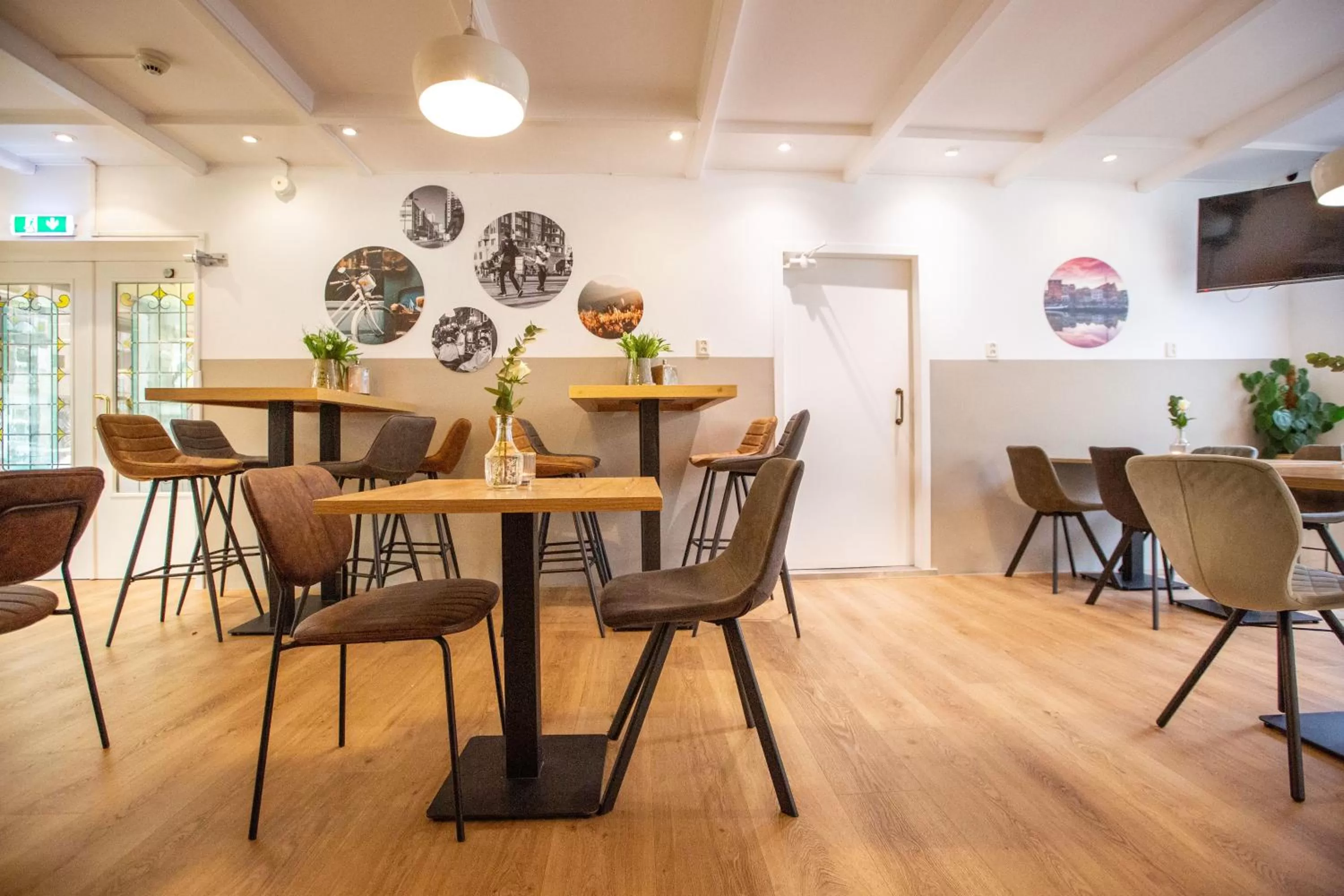 Restaurant/places to eat in Hotel Breitner