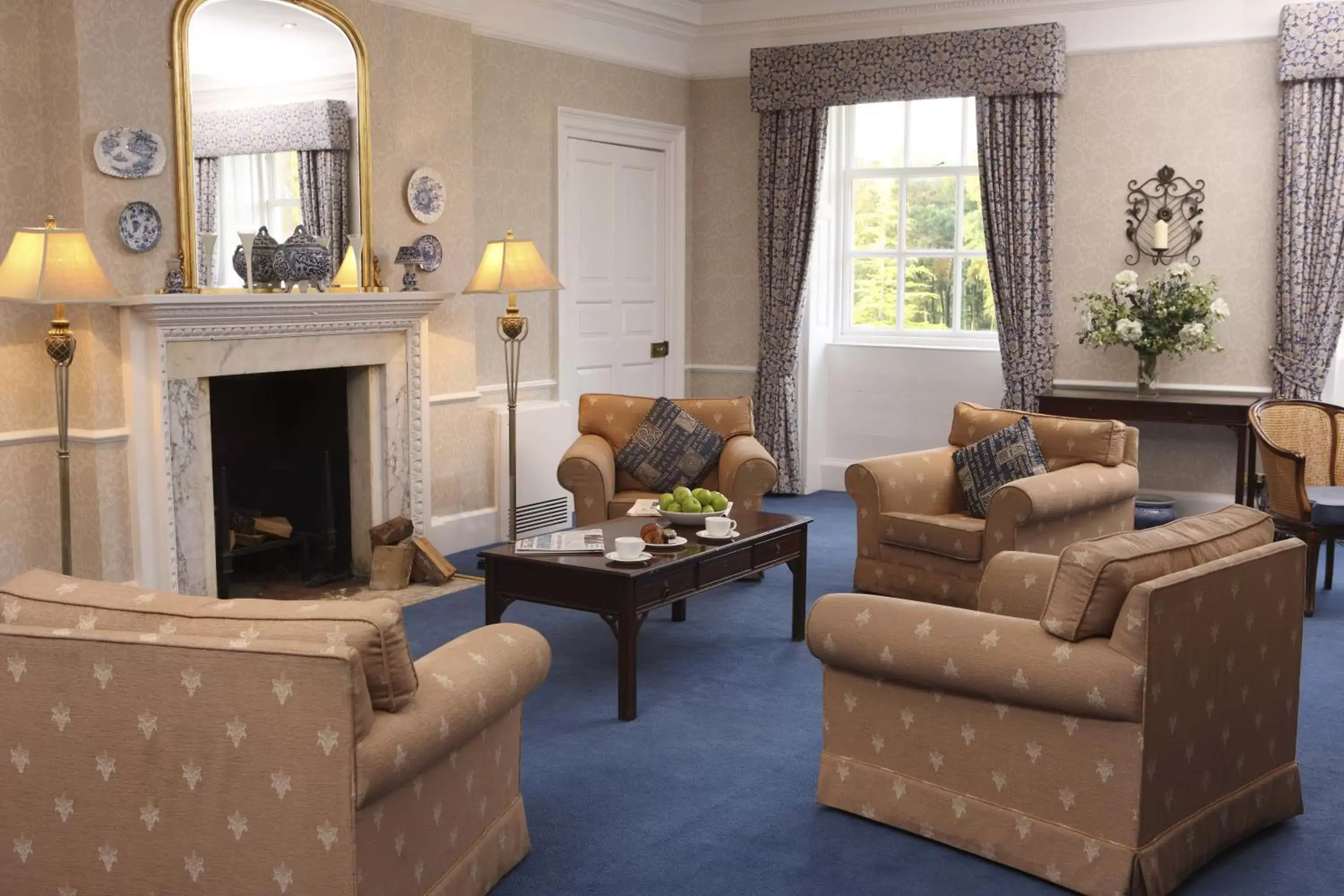 Communal lounge/ TV room, Seating Area in Lydiard House Hotel & Conference Centre
