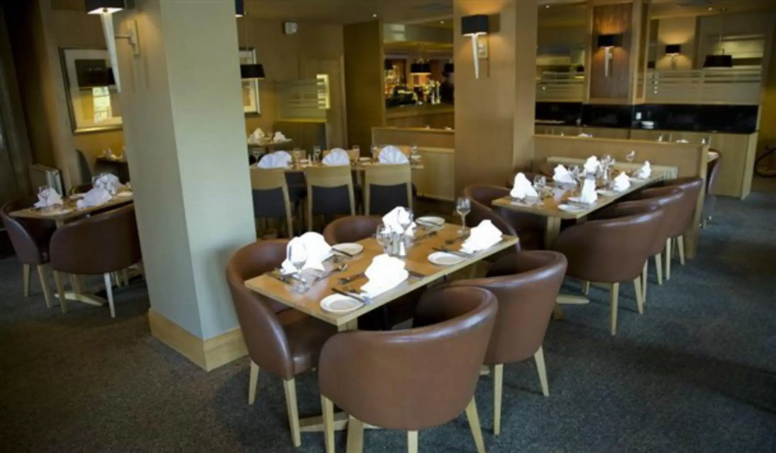 Restaurant/Places to Eat in Park Hotel