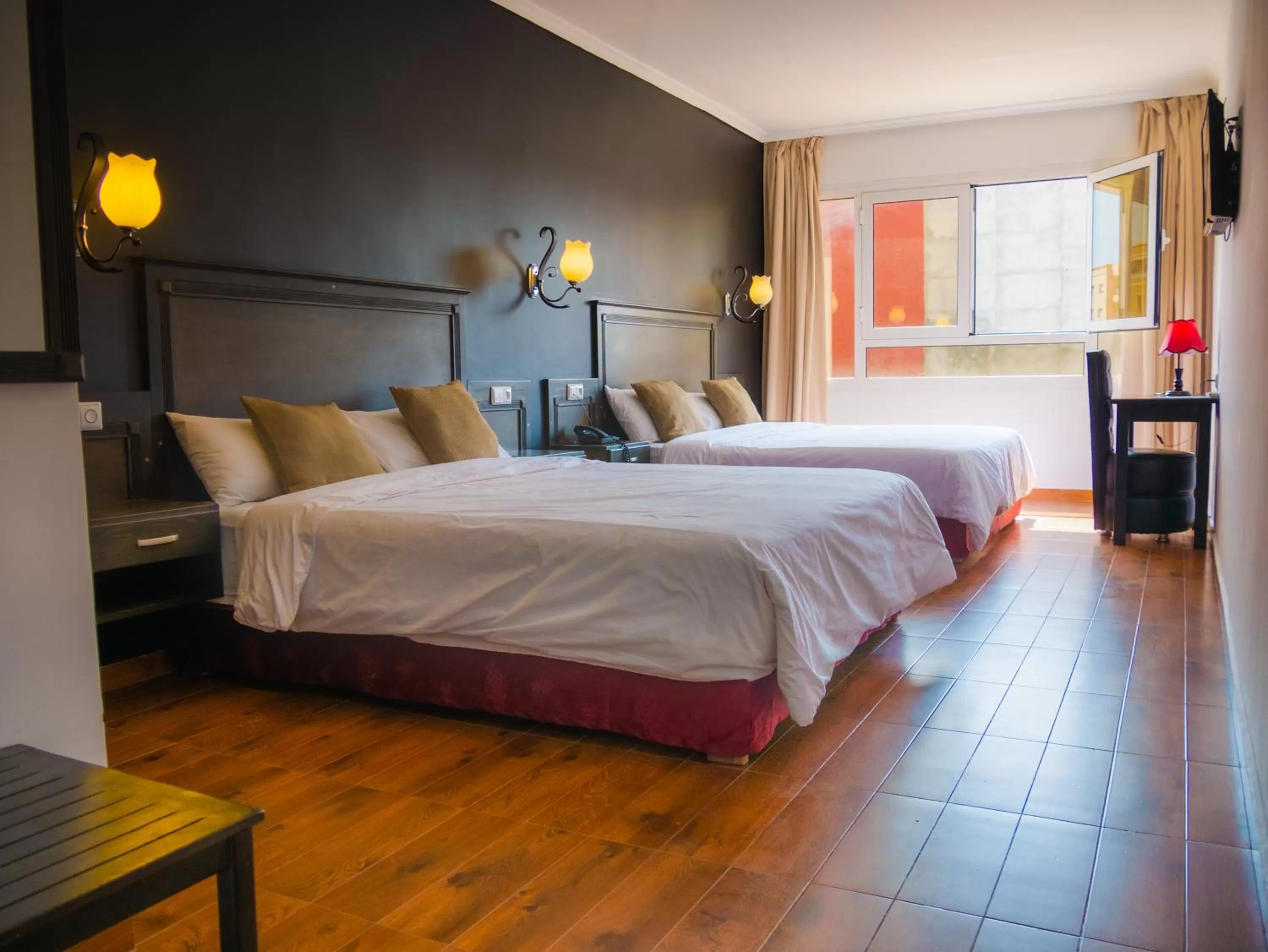 Photo of the whole room, Bed in Hotel L'Aéroport