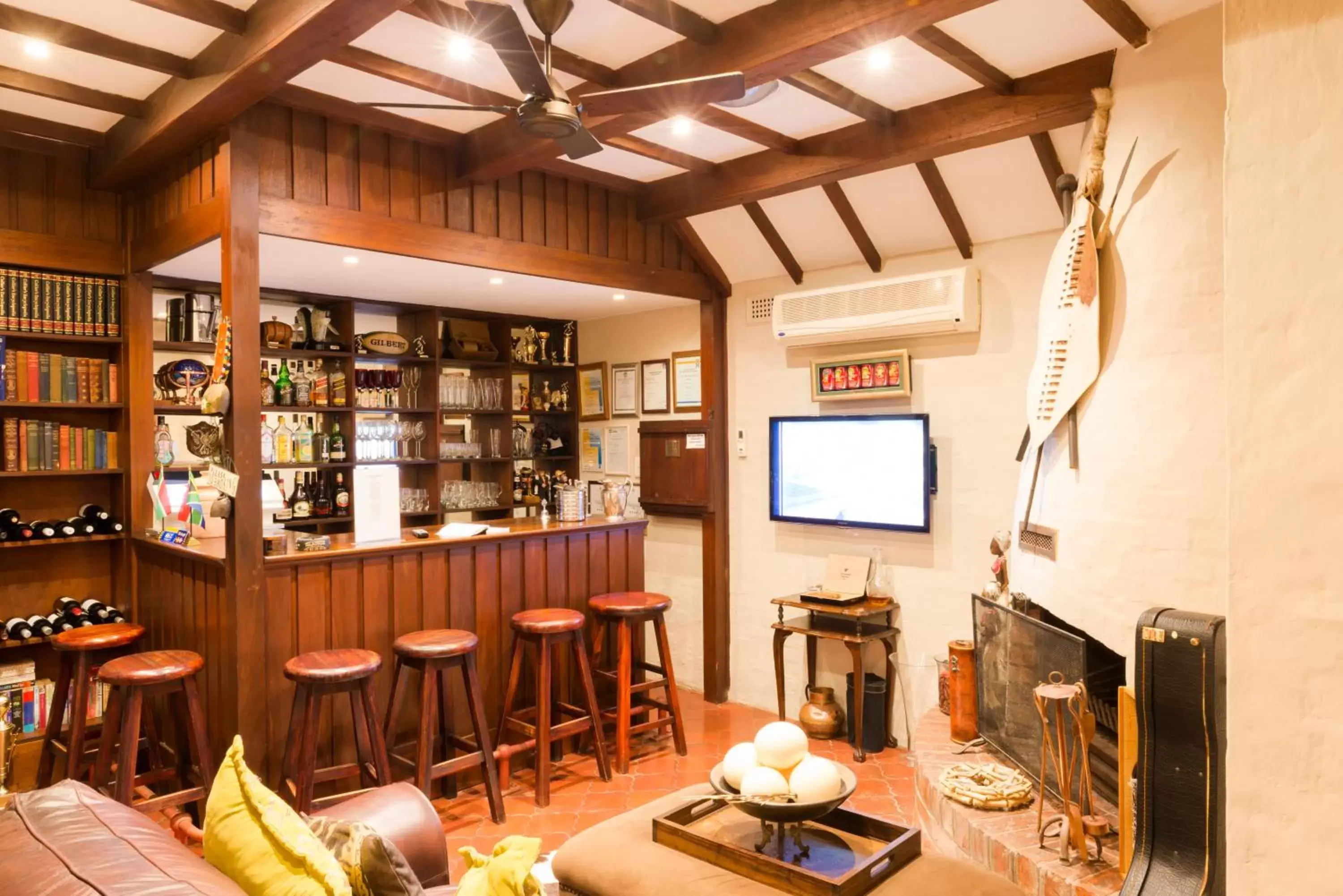 Lounge or bar in Five Burnham Guest House