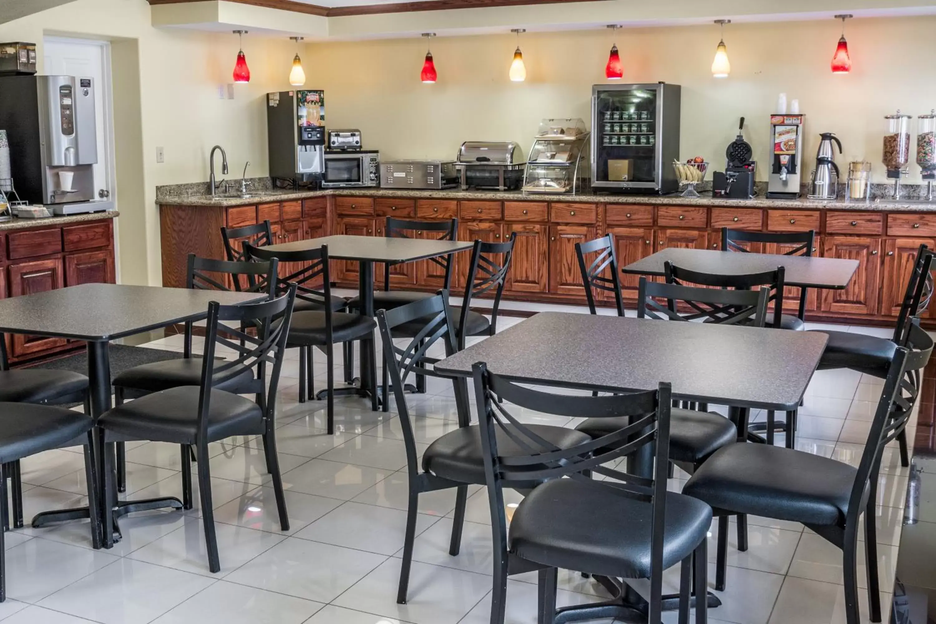 Breakfast, Restaurant/Places to Eat in Days Inn by Wyndham Houston