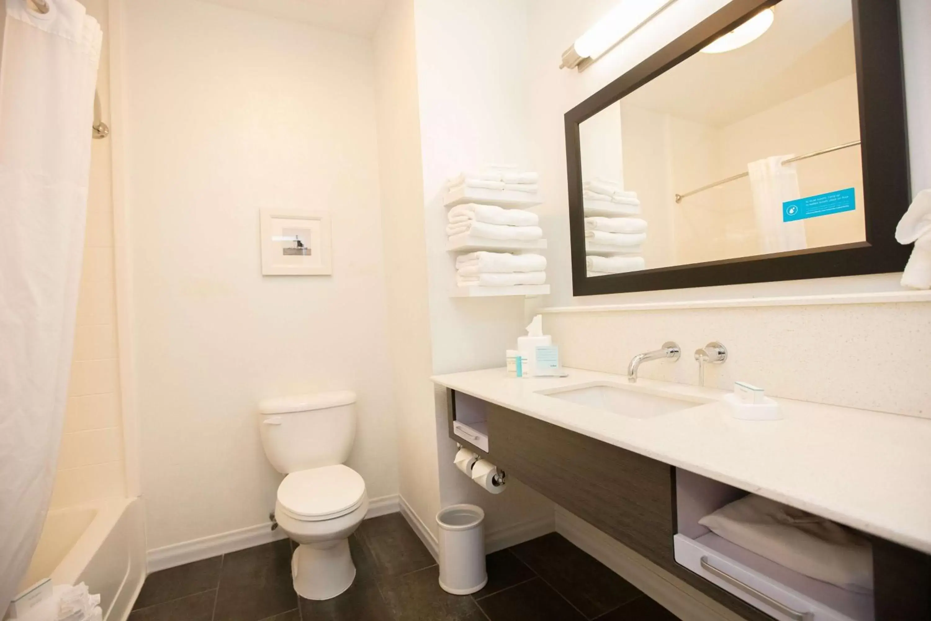 Bathroom in Hampton Inn Toledo Oregon Bathroom in Hampton Inn Toledo Oregon