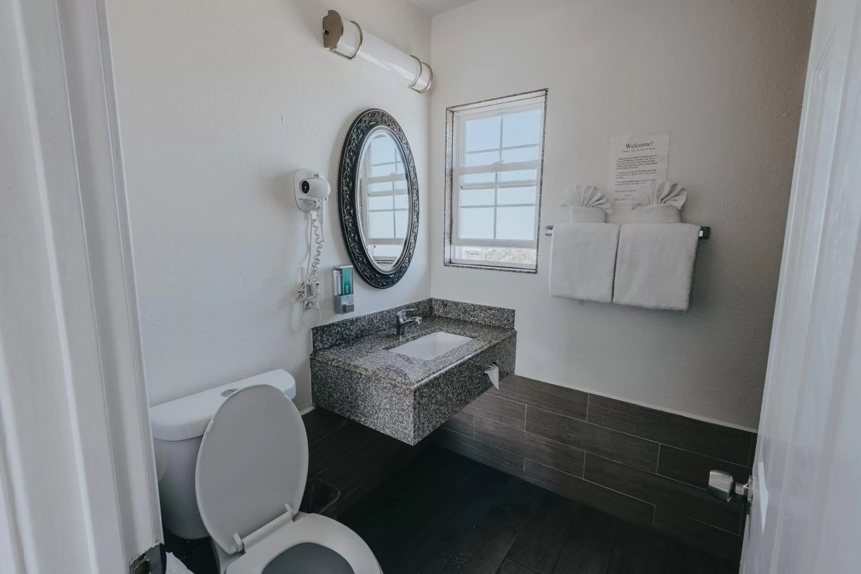 Bathroom in Sea Air Inn & Suites - Downtown - Restaurant Row