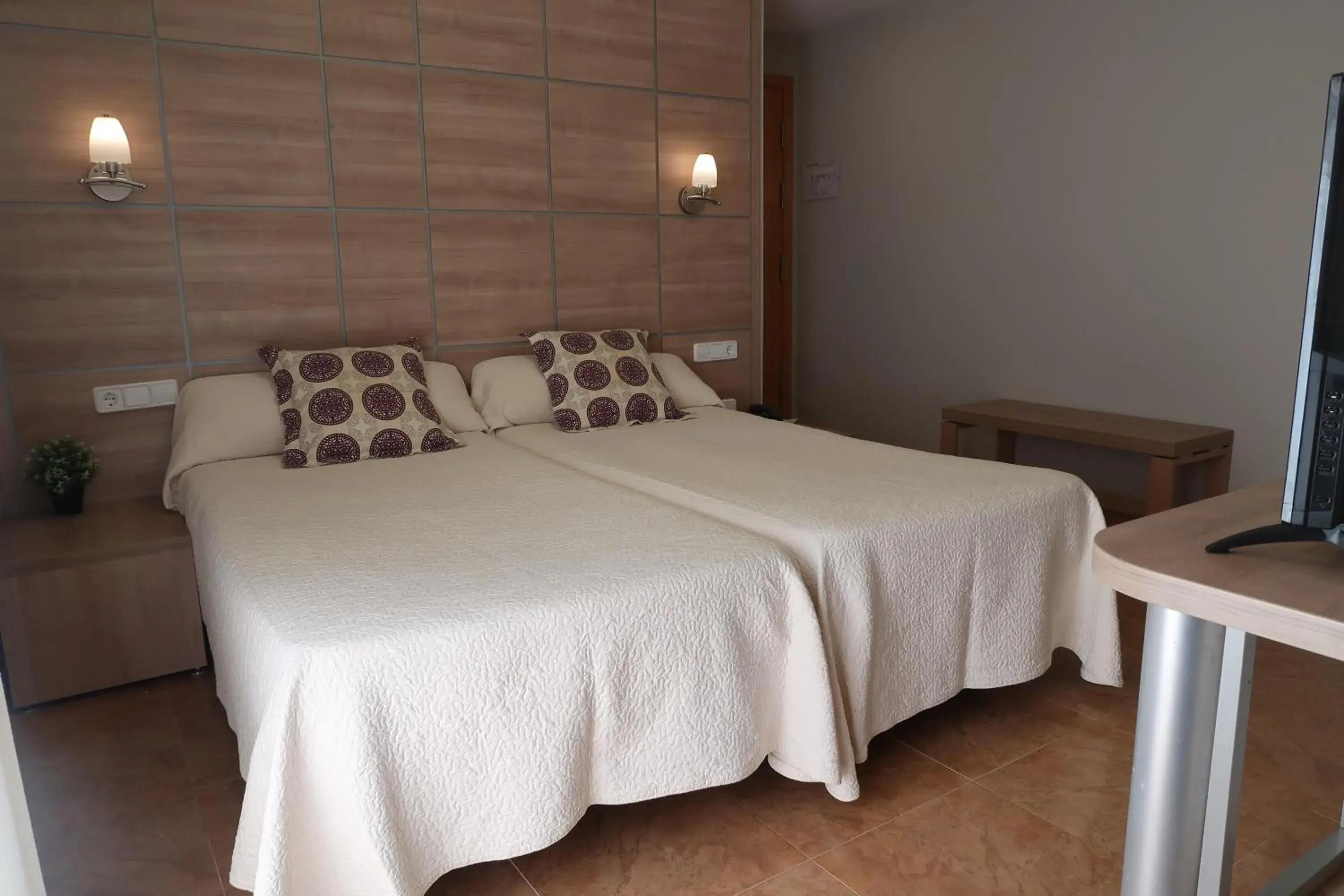 Bed in El Cami Hotel