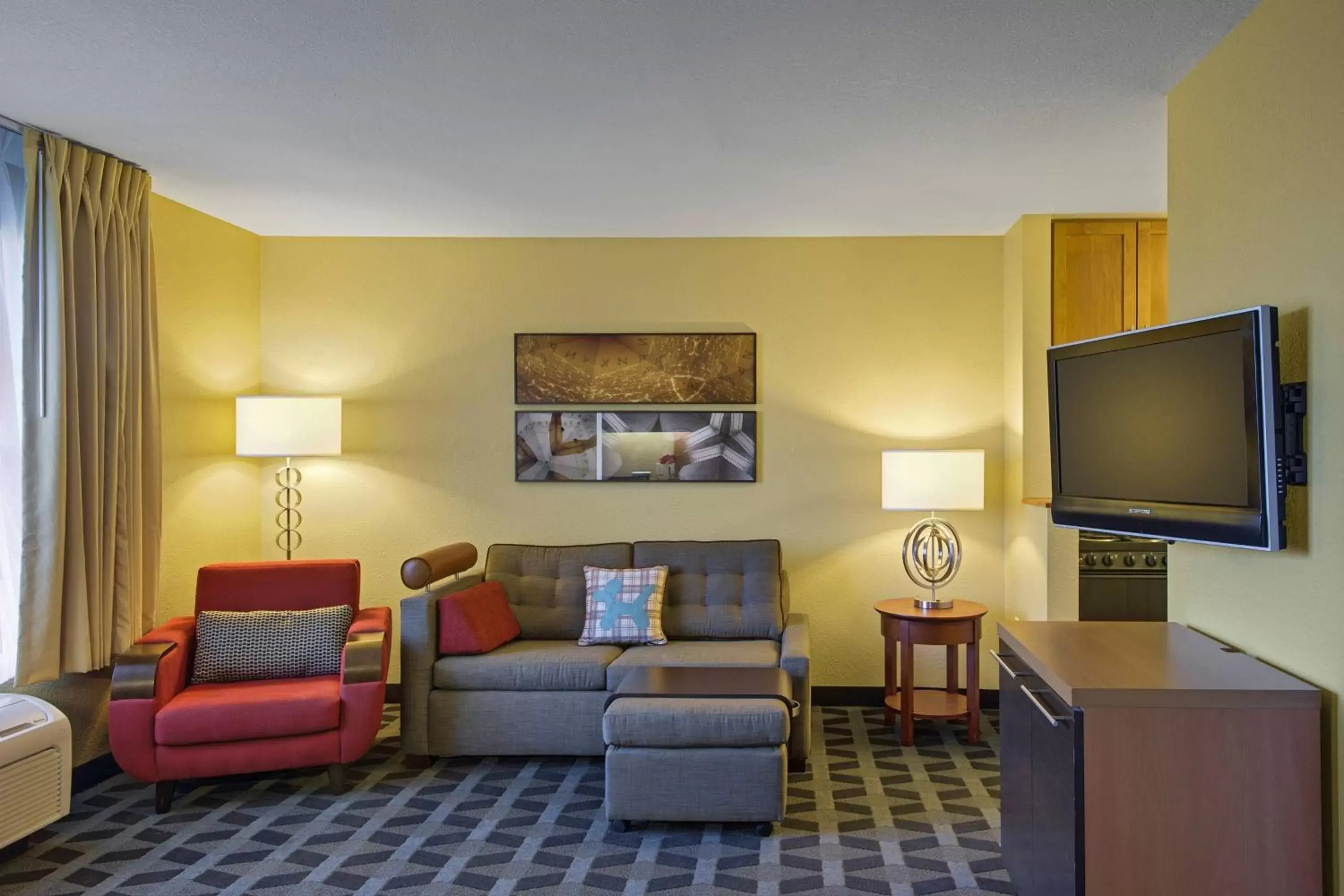 Bedroom, Seating Area in TownePlace Suites by Marriott Kansas City Overland Park
