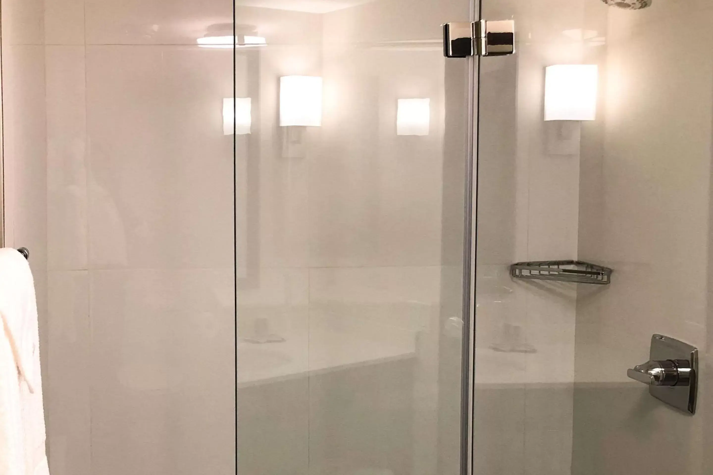 Shower, Bathroom in Sleep Inn & Suites Quebec City East