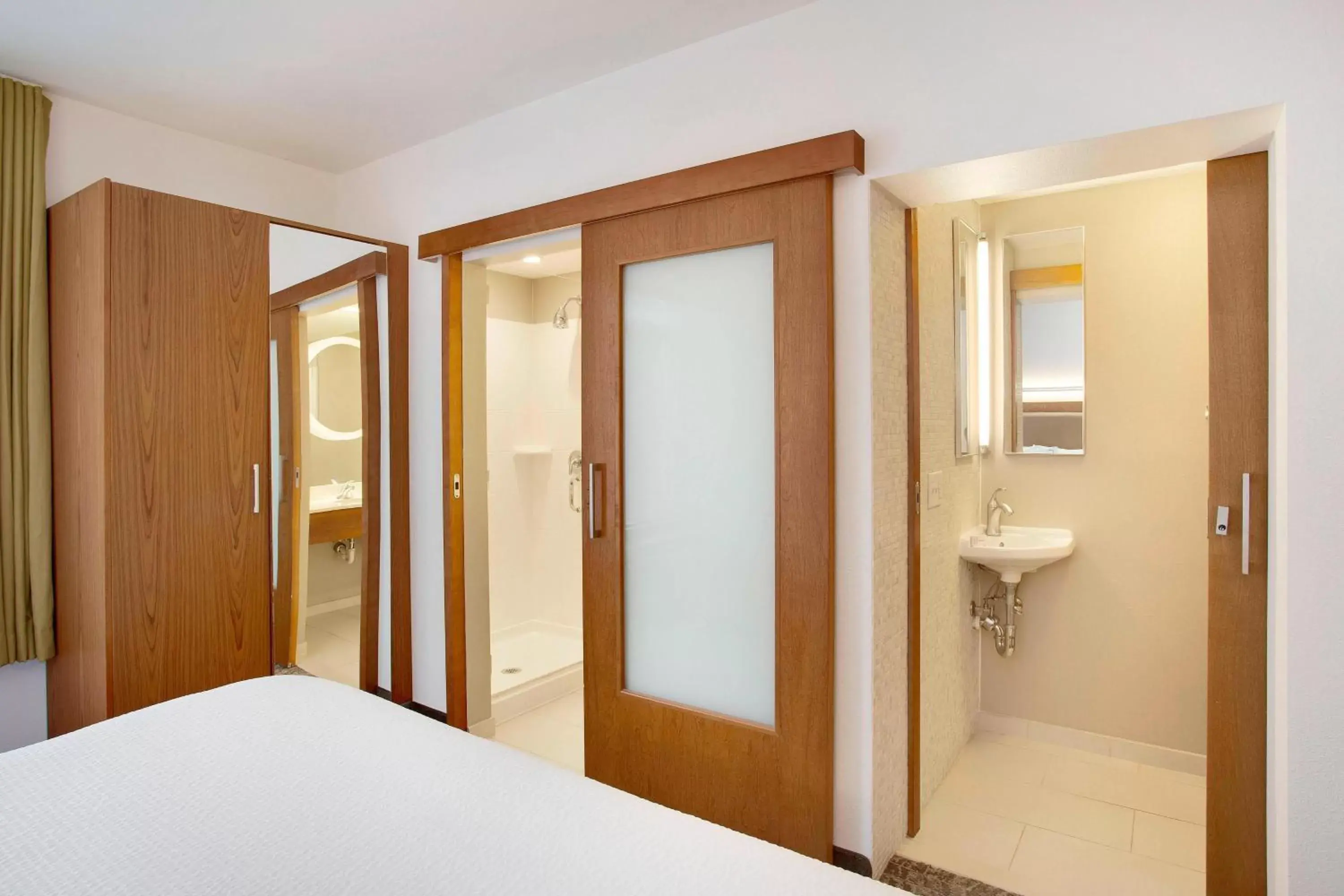 Bathroom in SpringHill Suites Hartford Airport/Windsor Locks