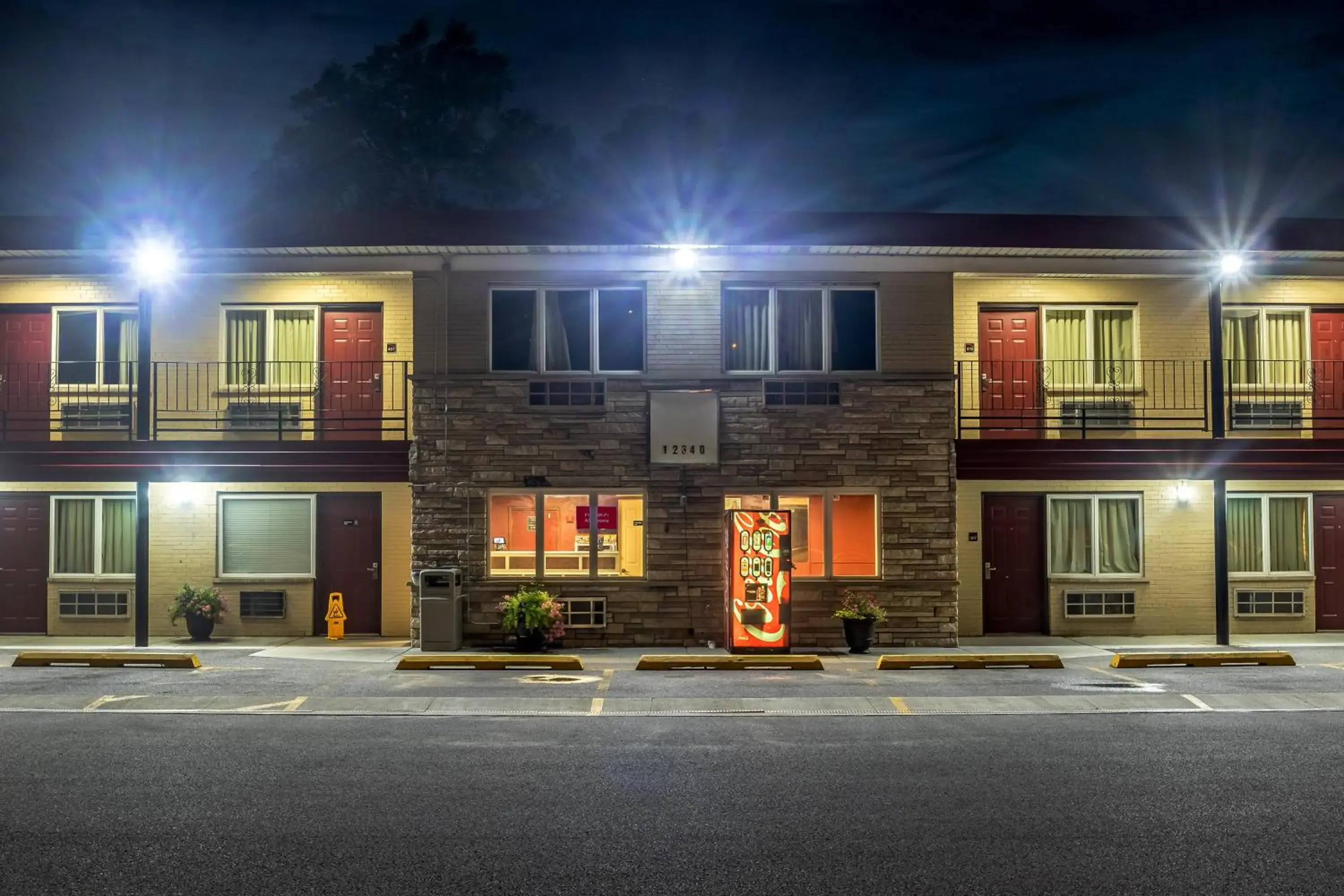 Property Building in Red Roof Inn Chicago-Alsip