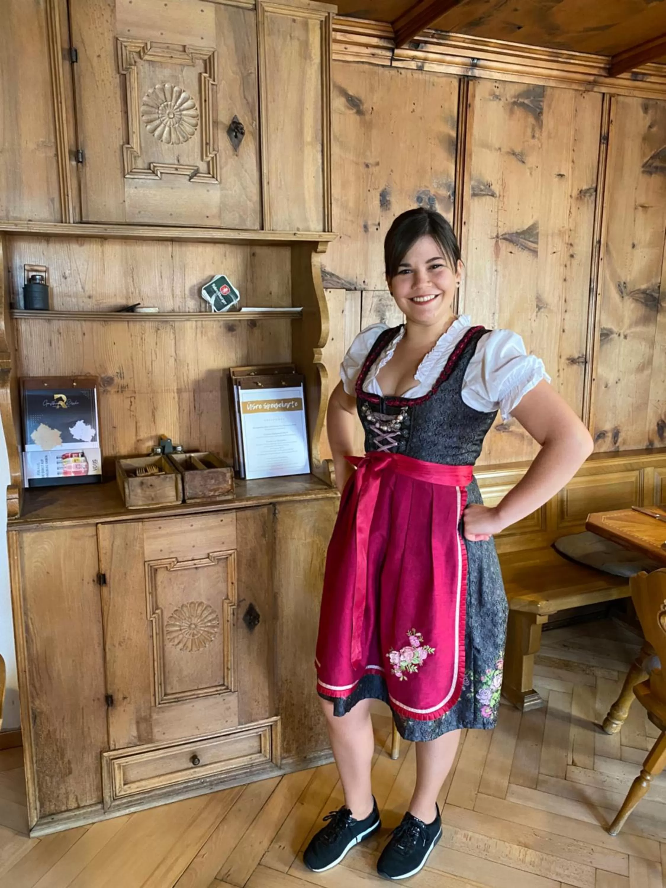 People in Gasthaus Rössle