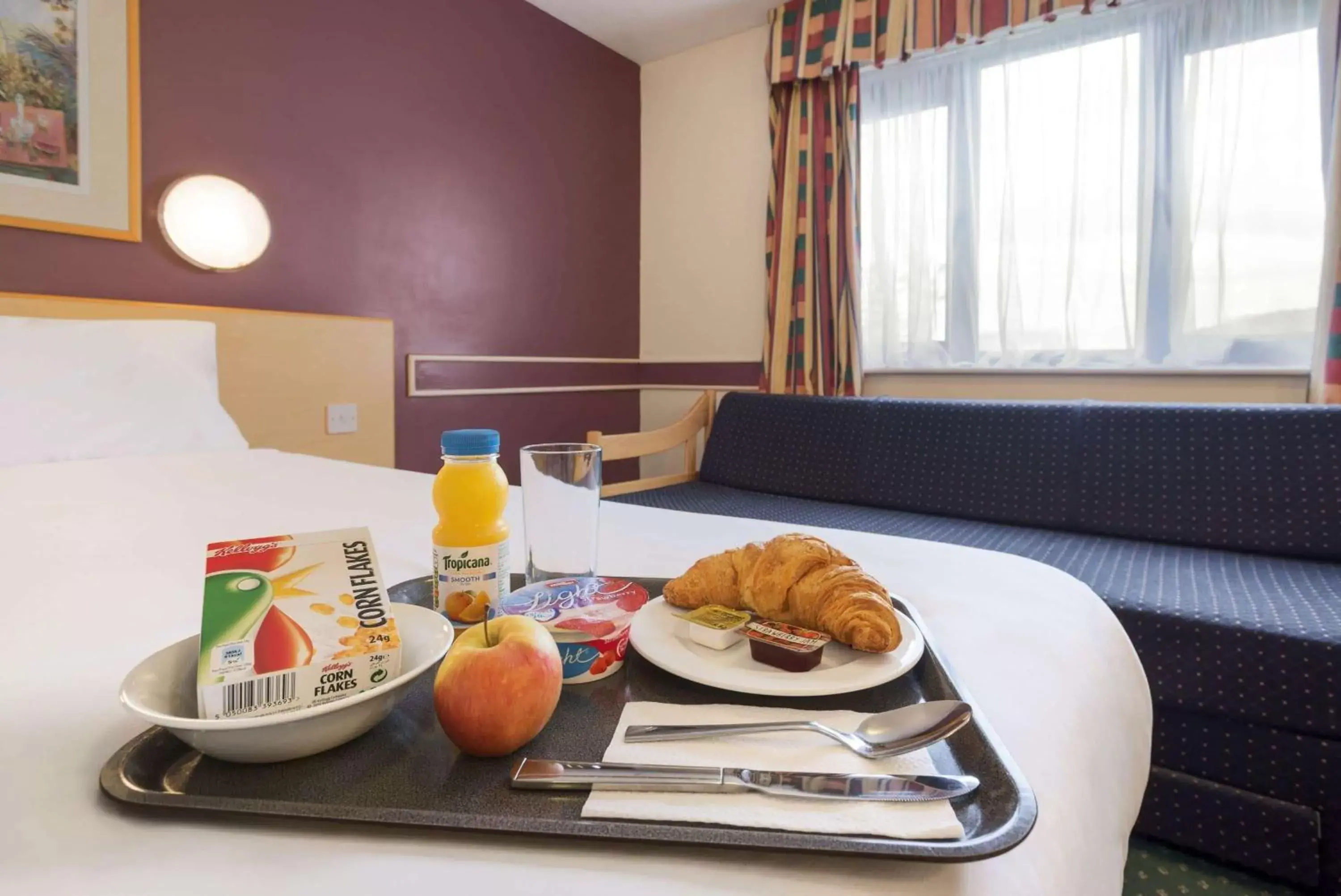 Restaurant/places to eat, Breakfast in Days Inn Hotel Sheffield South