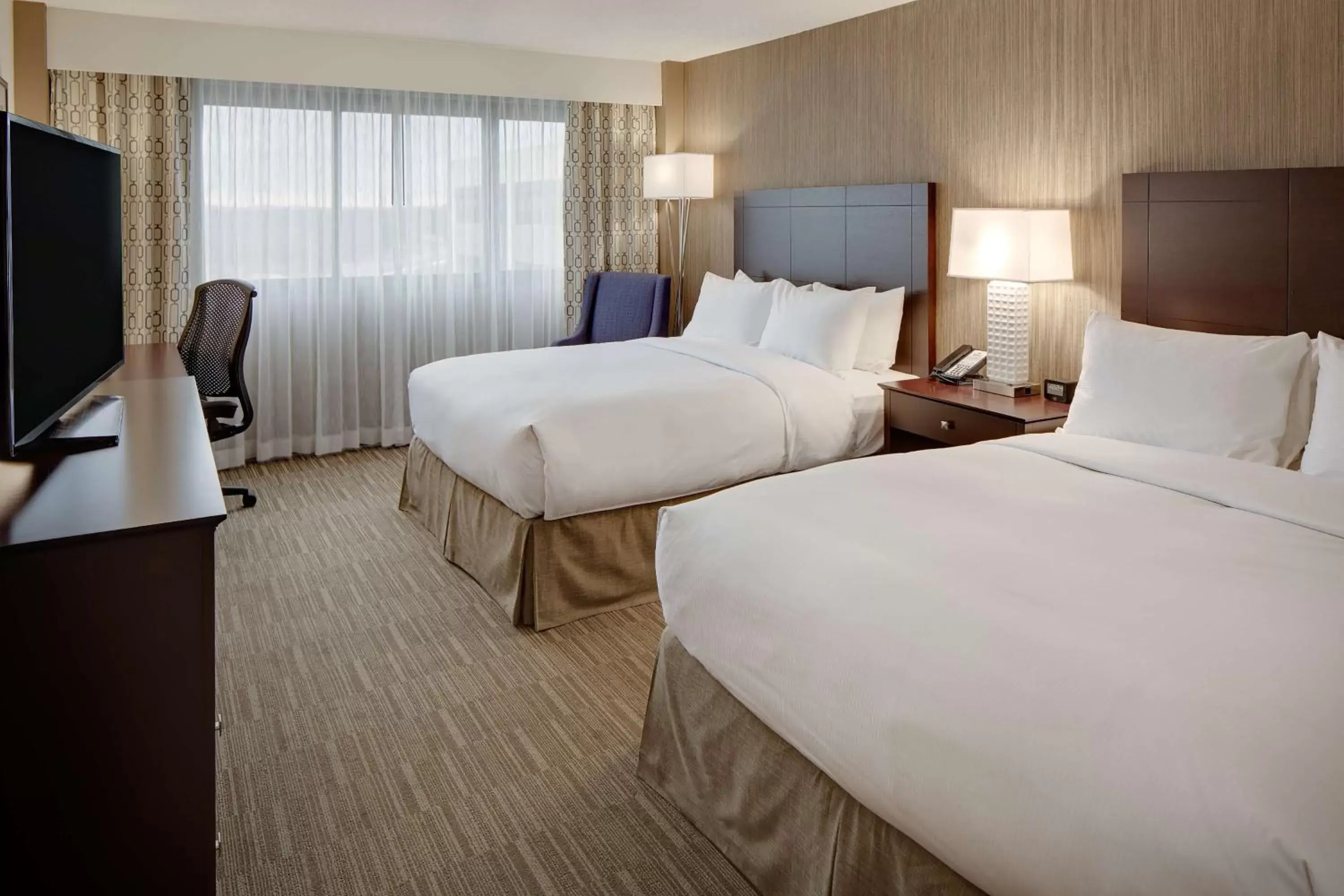 Bedroom, Bed in Hilton Nashville Airport