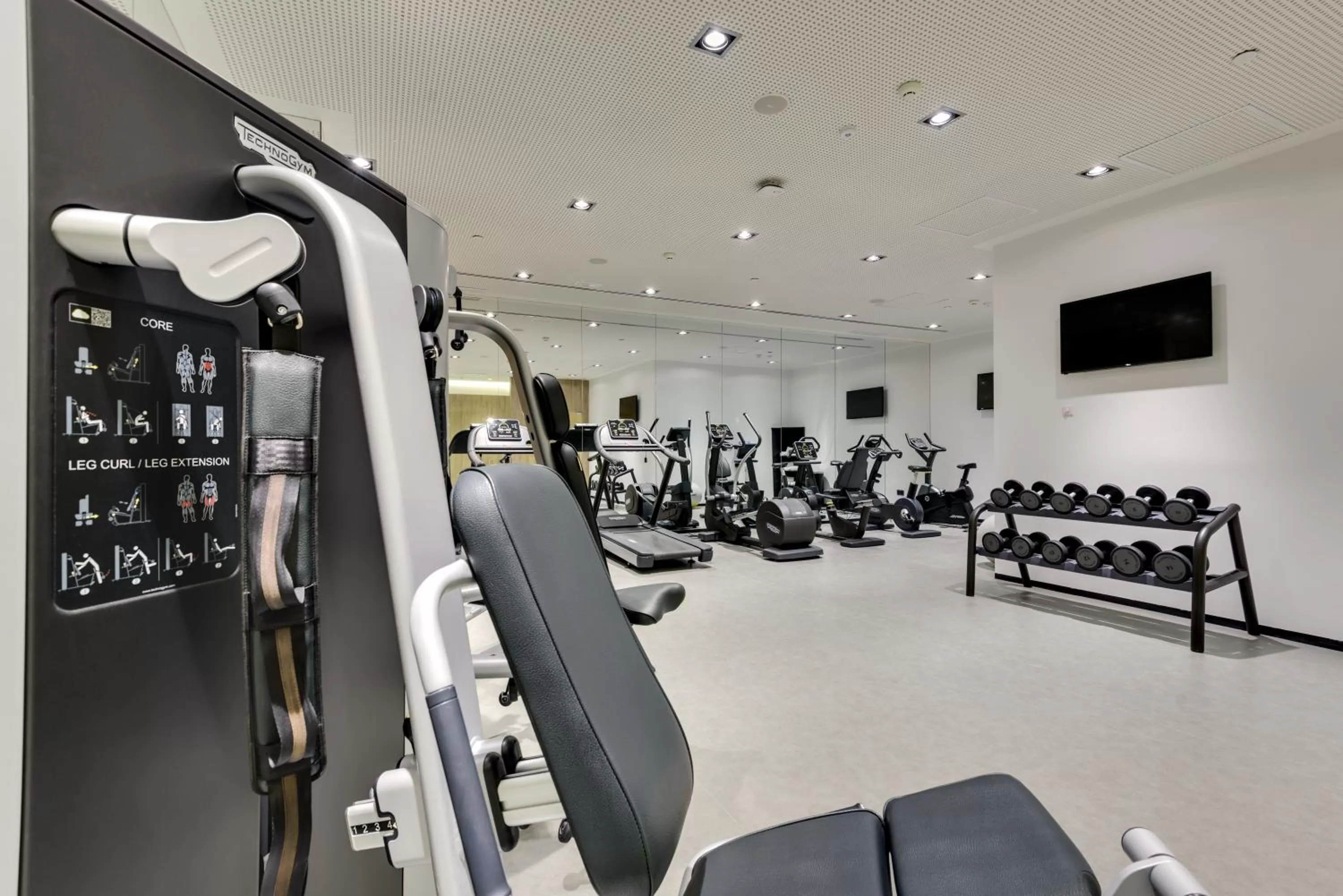 Fitness centre/facilities in Melia Madrid Serrano