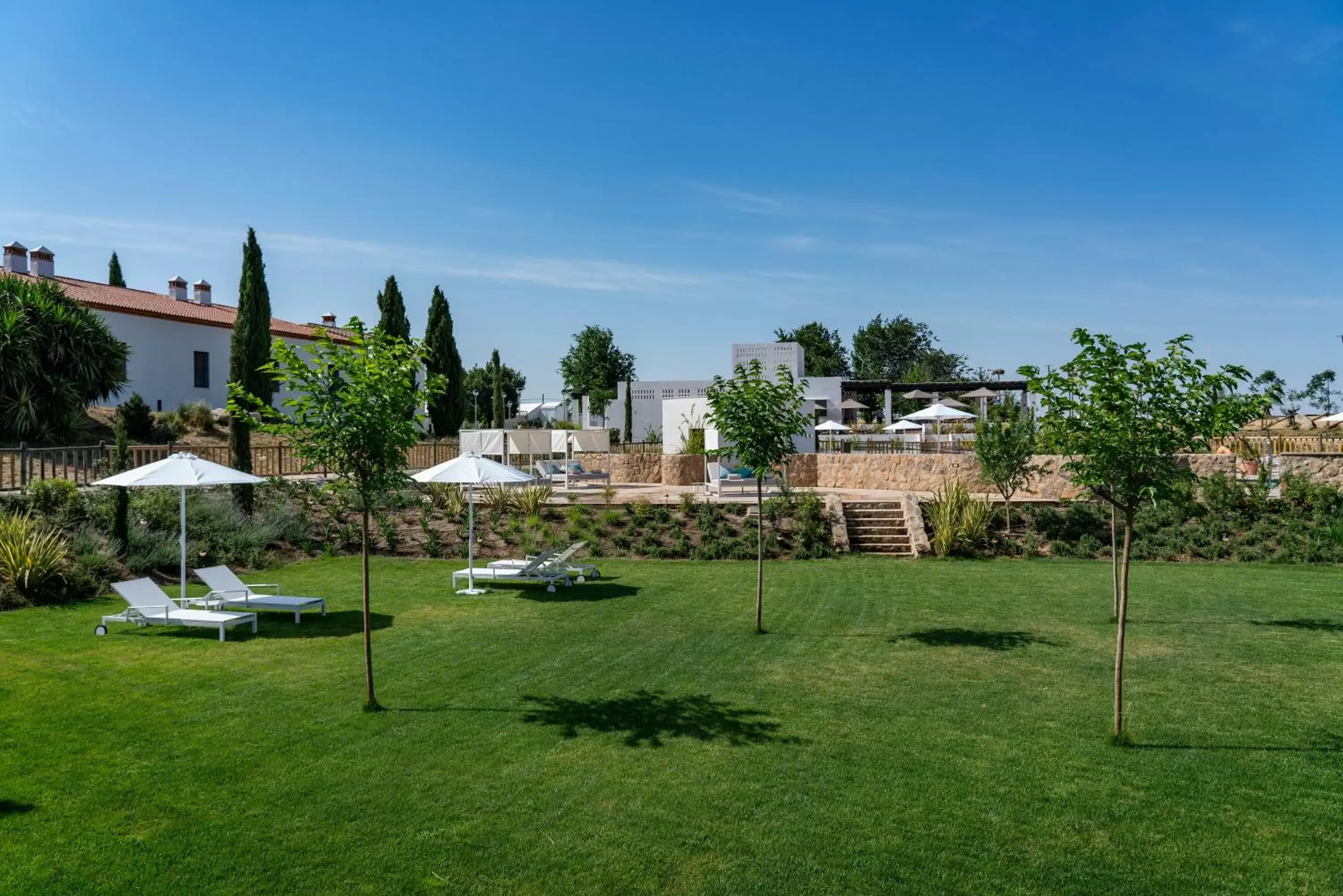 Garden, Property Building in Hospes Palacio de Arenales & Spa