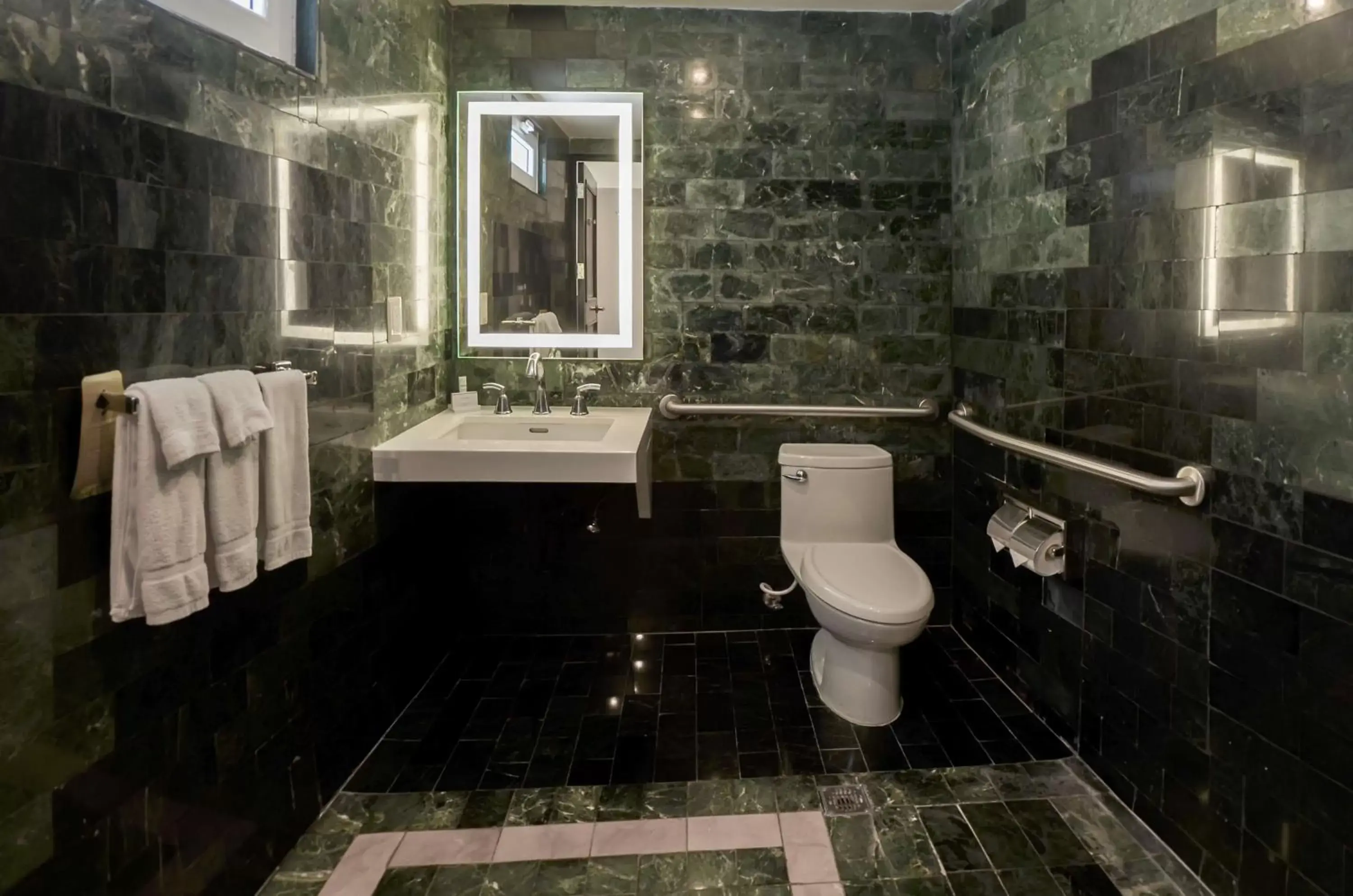 Bathroom in Hilton Garden Inn Guatemala City