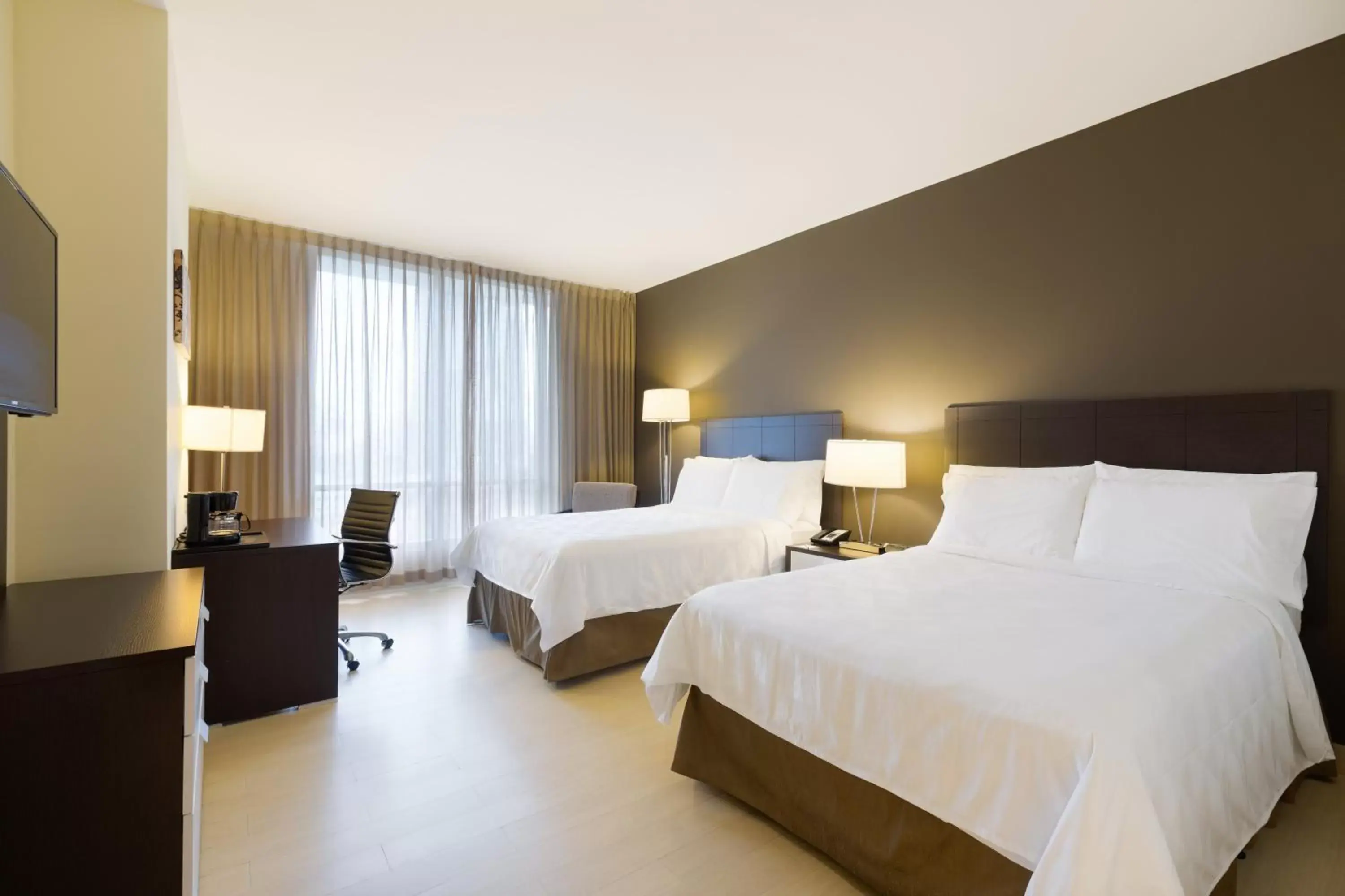Photo of the whole room, Bed in Holiday Inn Panama Distrito Financiero, an IHG Hotel