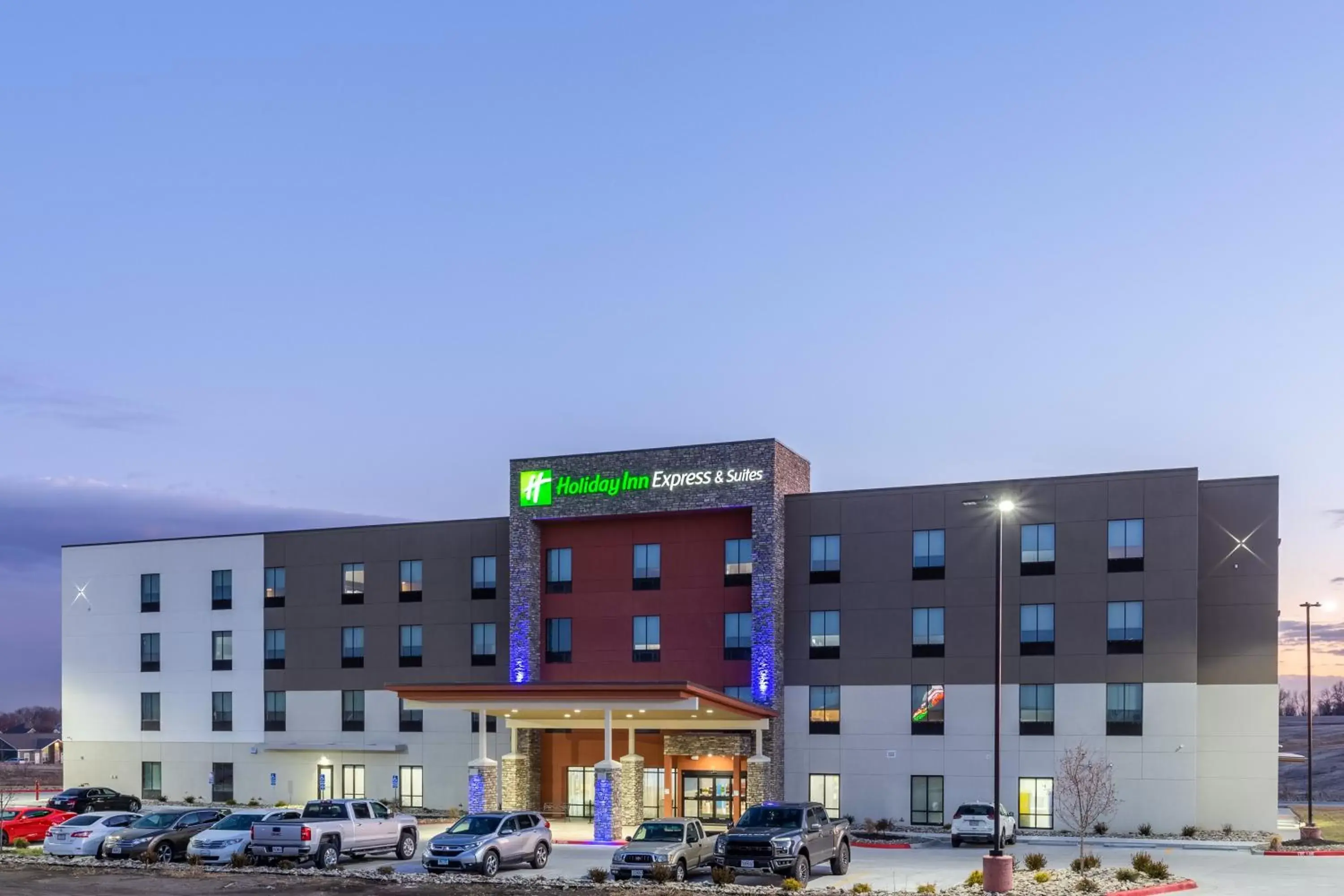 Property Building in Holiday Inn Express & Suites Kearney, an IHG Hotel