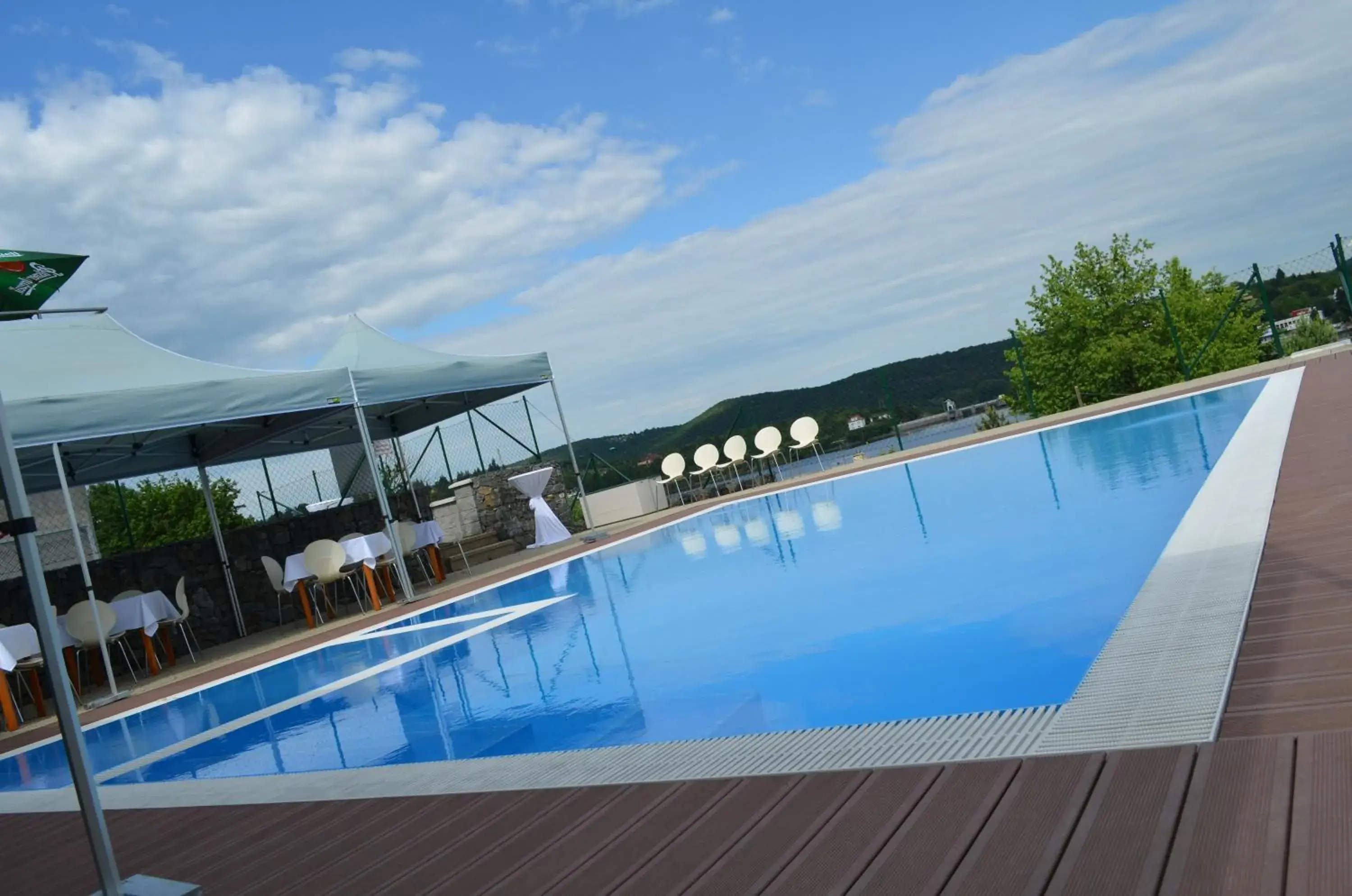 Facade/entrance, Swimming Pool in Hotel Rakovec