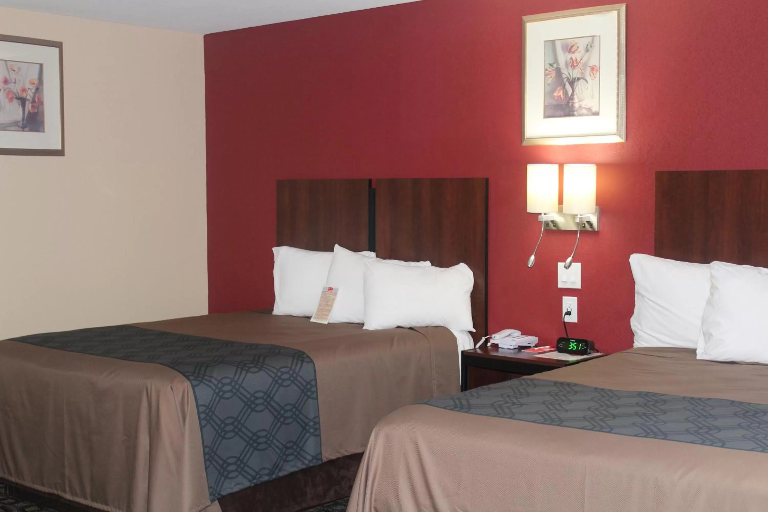 Bedroom, Bed in Americas Best Value Inn-Near NRG Park/Medical Center