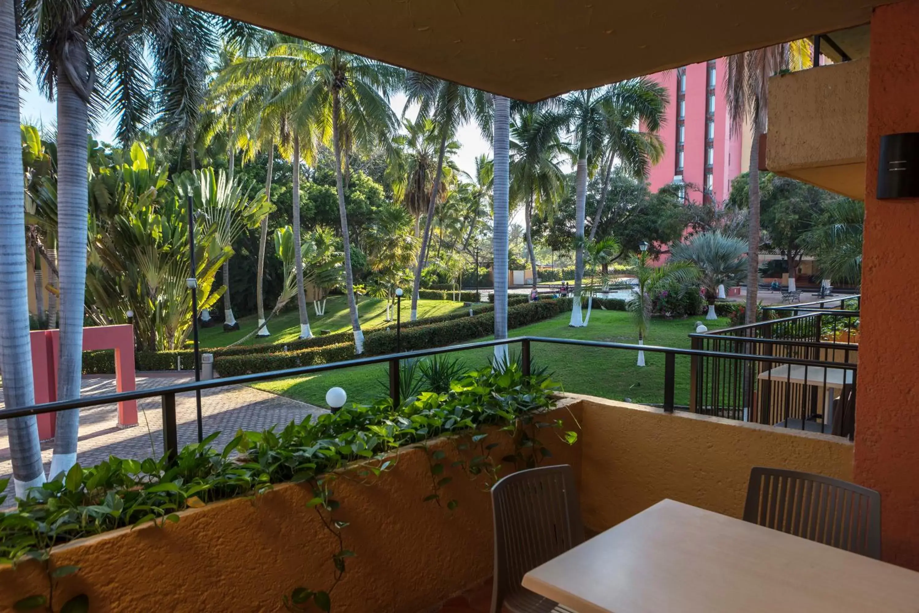 Photo of the whole room, Balcony/Terrace in Holiday Inn Resort Ixtapa All-Inclusive, an IHG Hotel