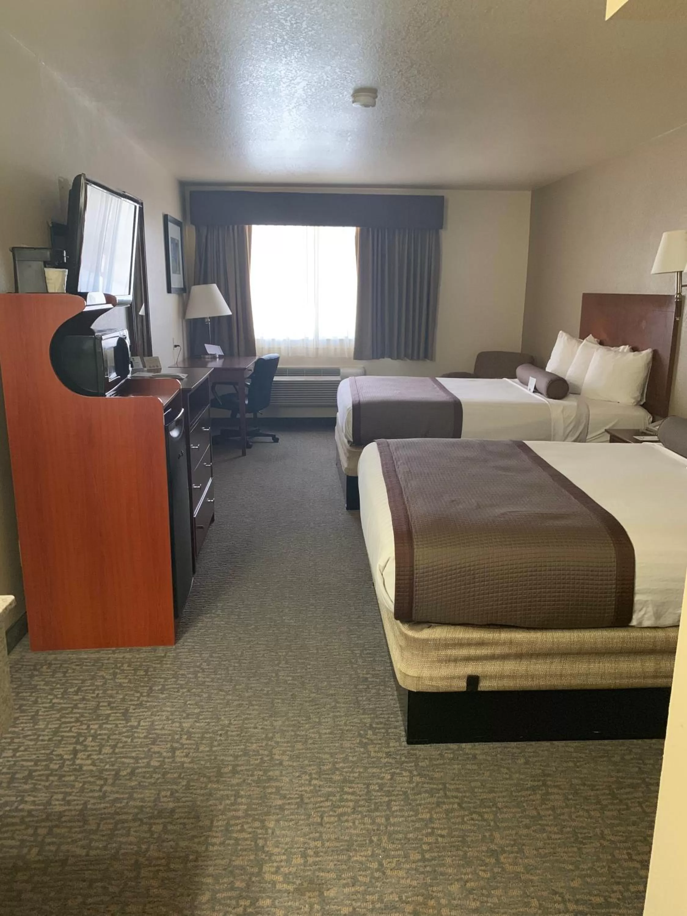 Bedroom, Bed in Best Western Desert Oasis