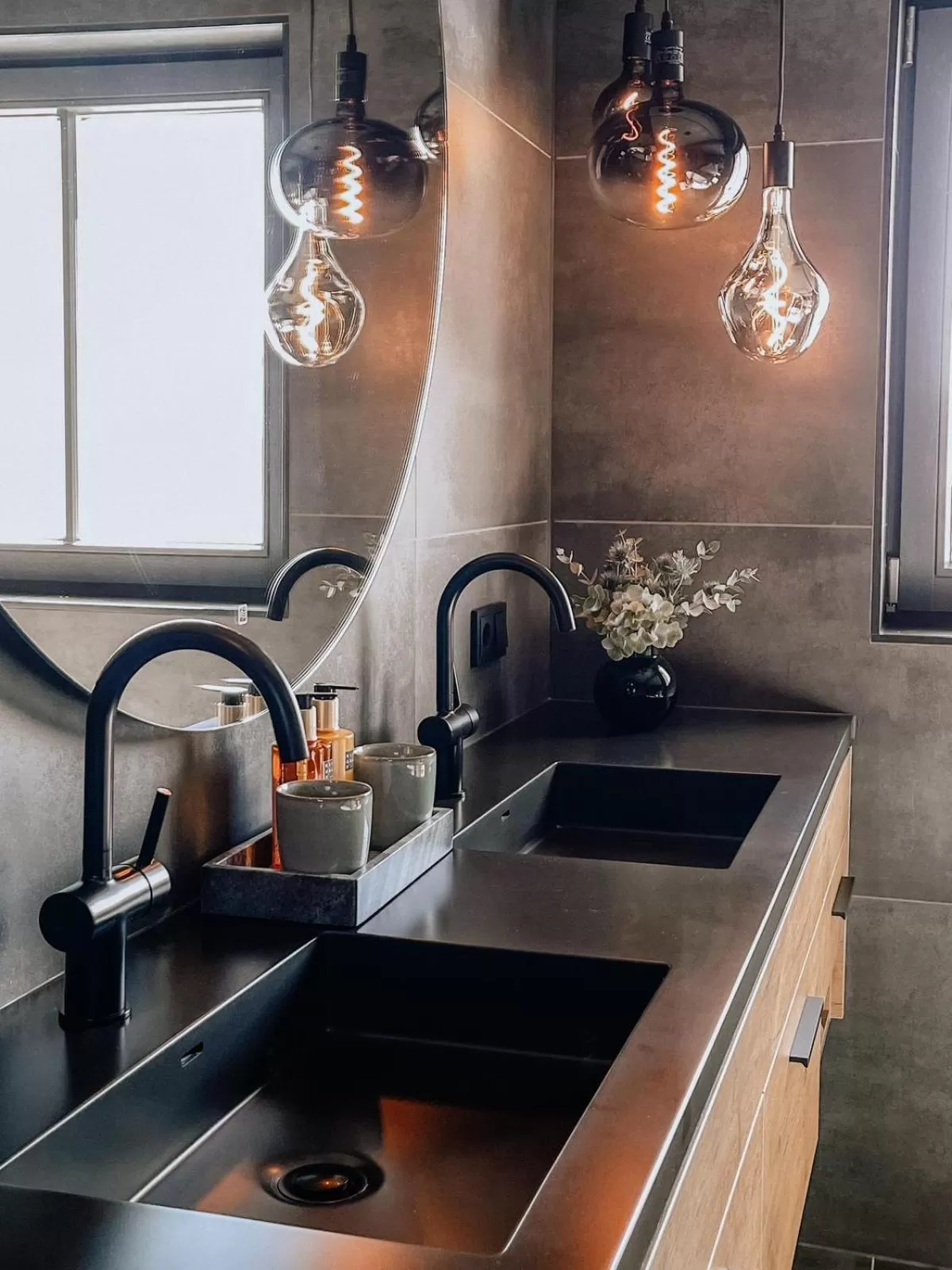Bathroom, Kitchen/Kitchenette in Hotel Atlantic