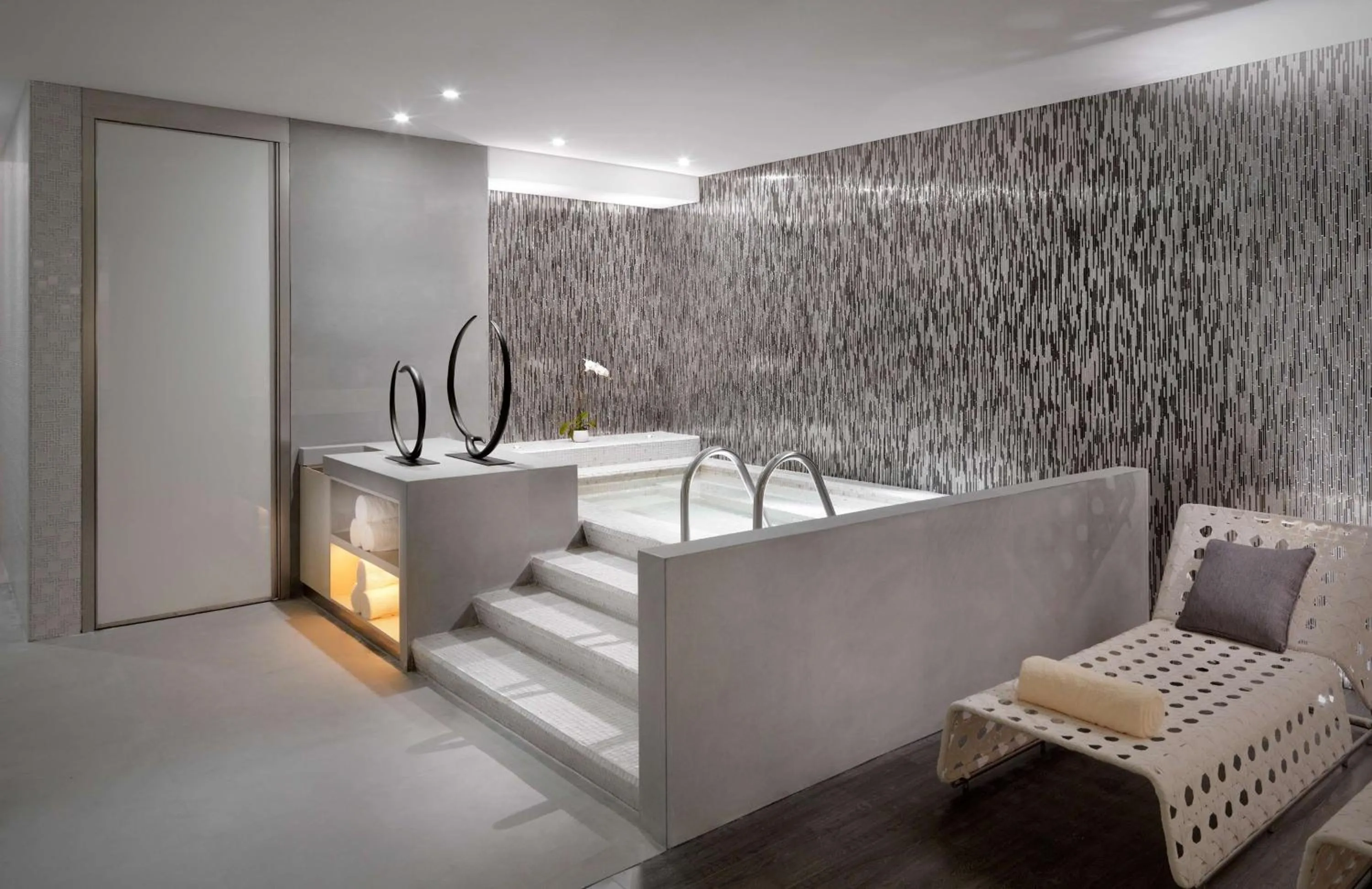 Spa and wellness centre/facilities, Bed in Hyatt Regency Tianjin East