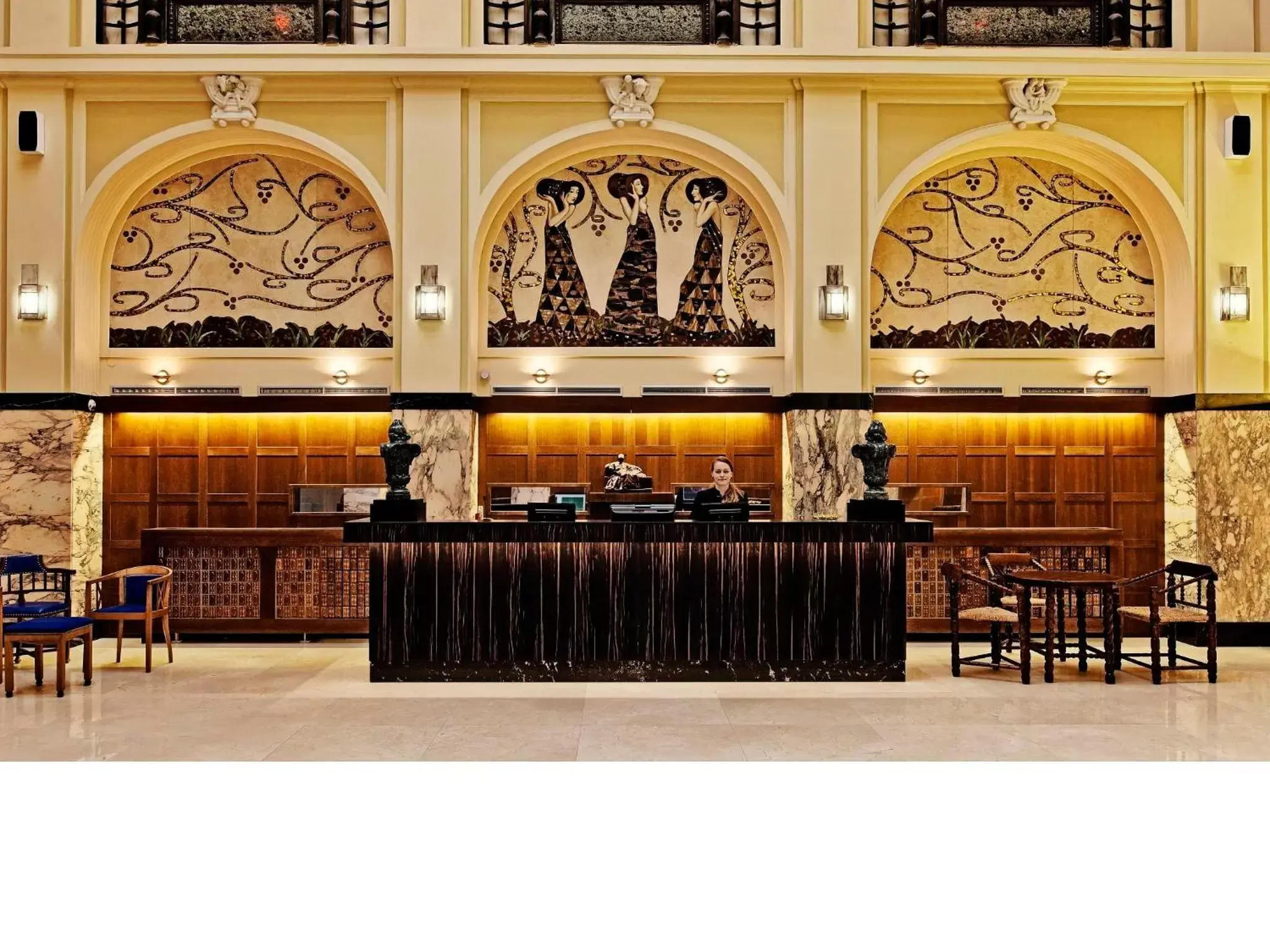 Lobby or reception, Restaurant/Places to Eat in Grandezza Hotel Luxury Palace