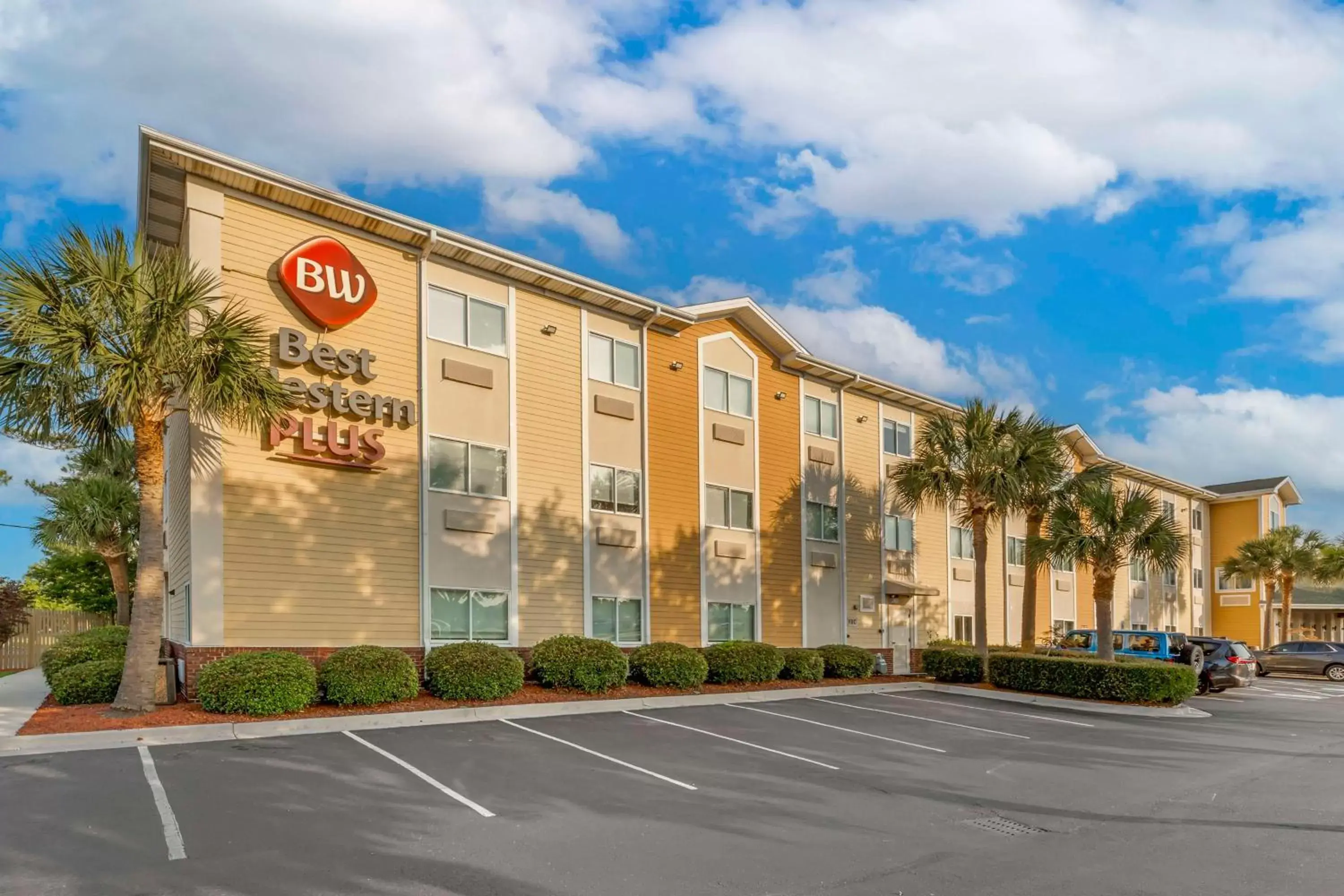 Property Building in Best Western Plus Wilmington/Carolina Beach