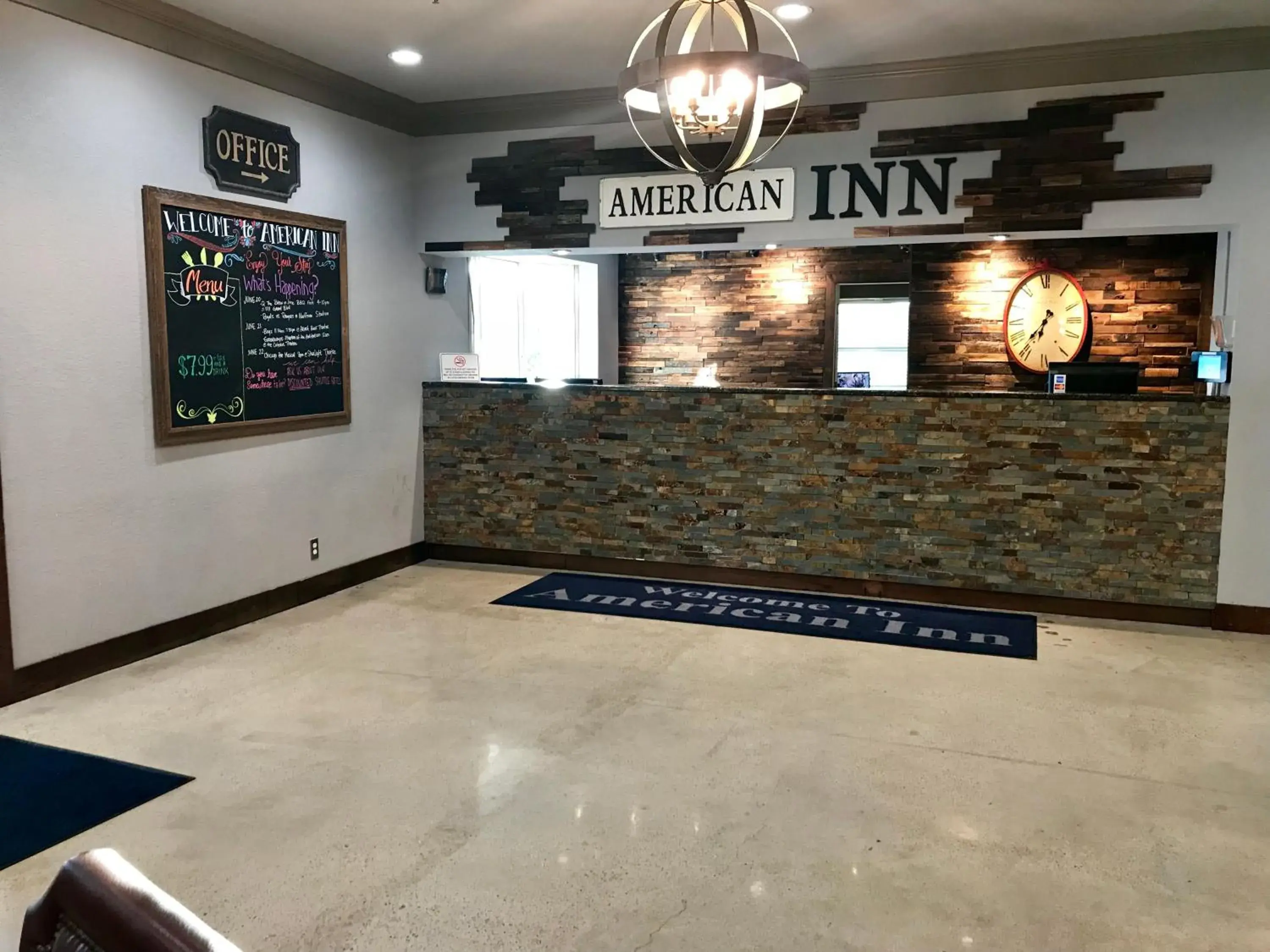 Lobby/Reception in American Inn North Kansas City