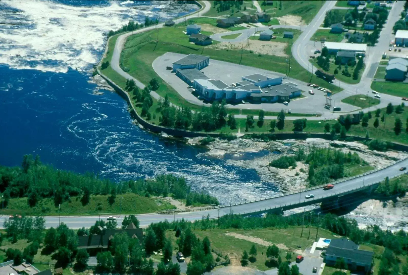 Bird's eye view, Bird's-eye View in Motel Chute des Pères