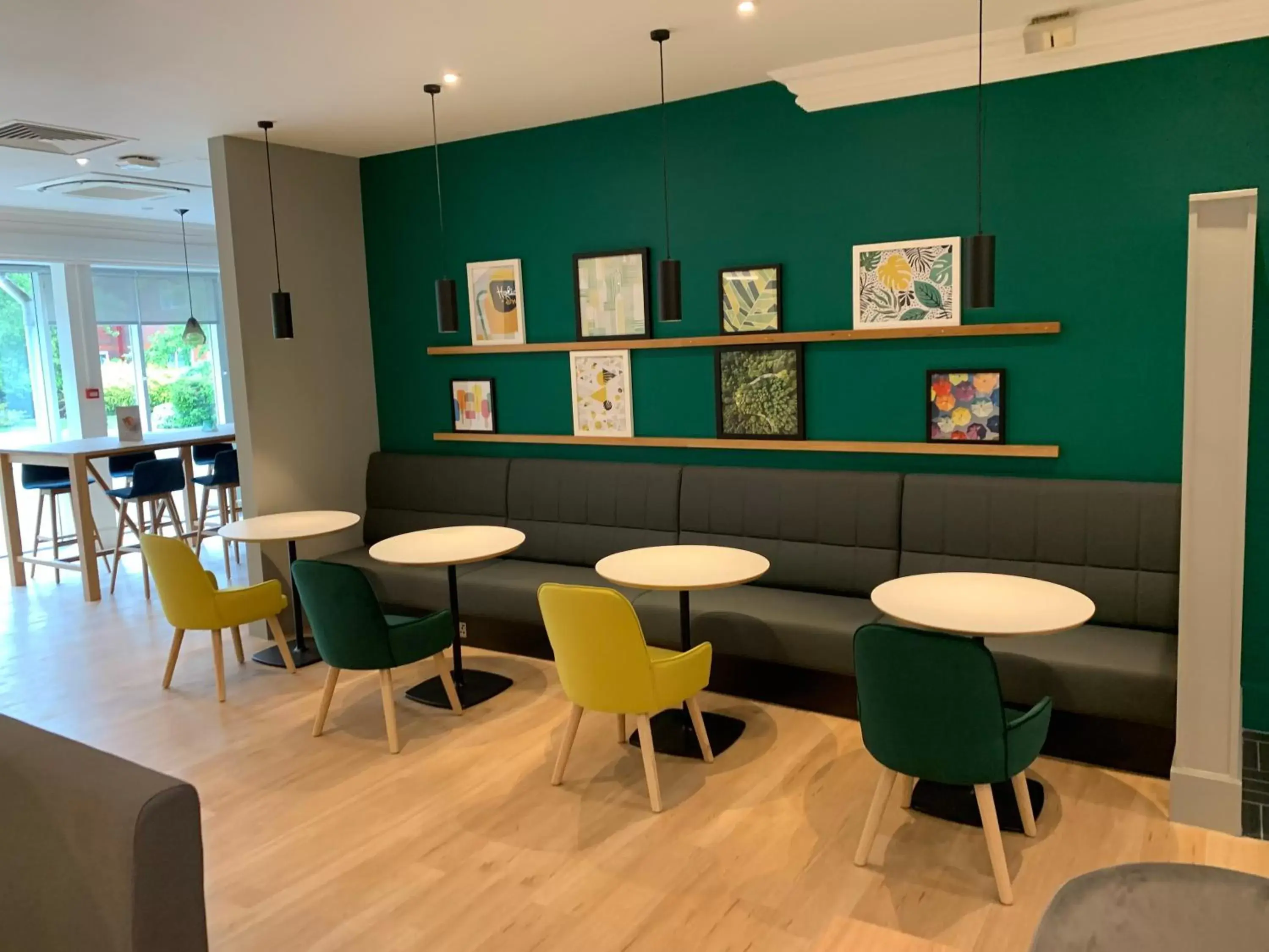 Restaurant/places to eat in Holiday Inn Aylesbury by IHG Restaurant/places to eat in Holiday Inn Aylesbury by IHG