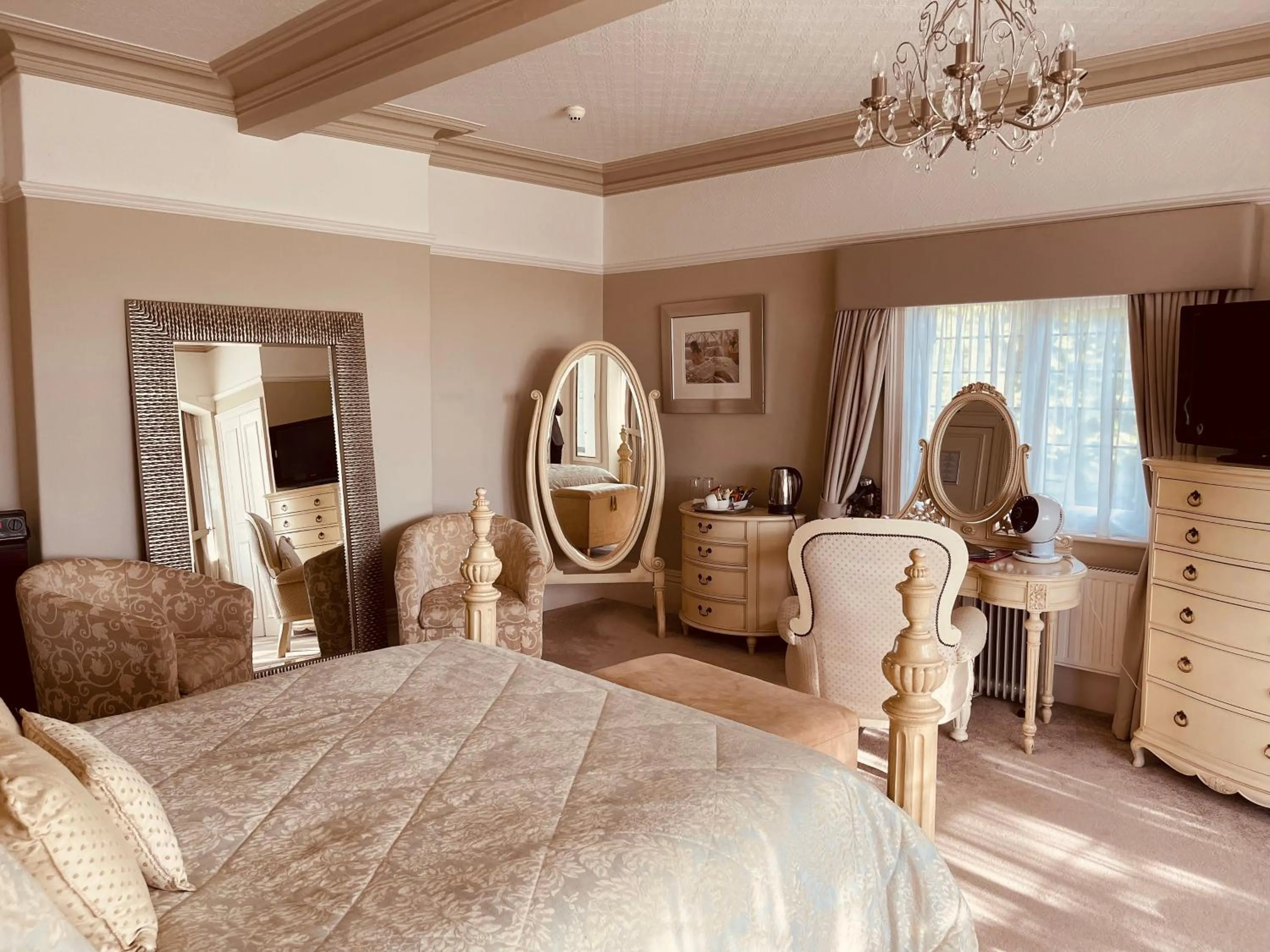 Bedroom, Bed in Nuthurst Grange Country House Hotel & Restaurant