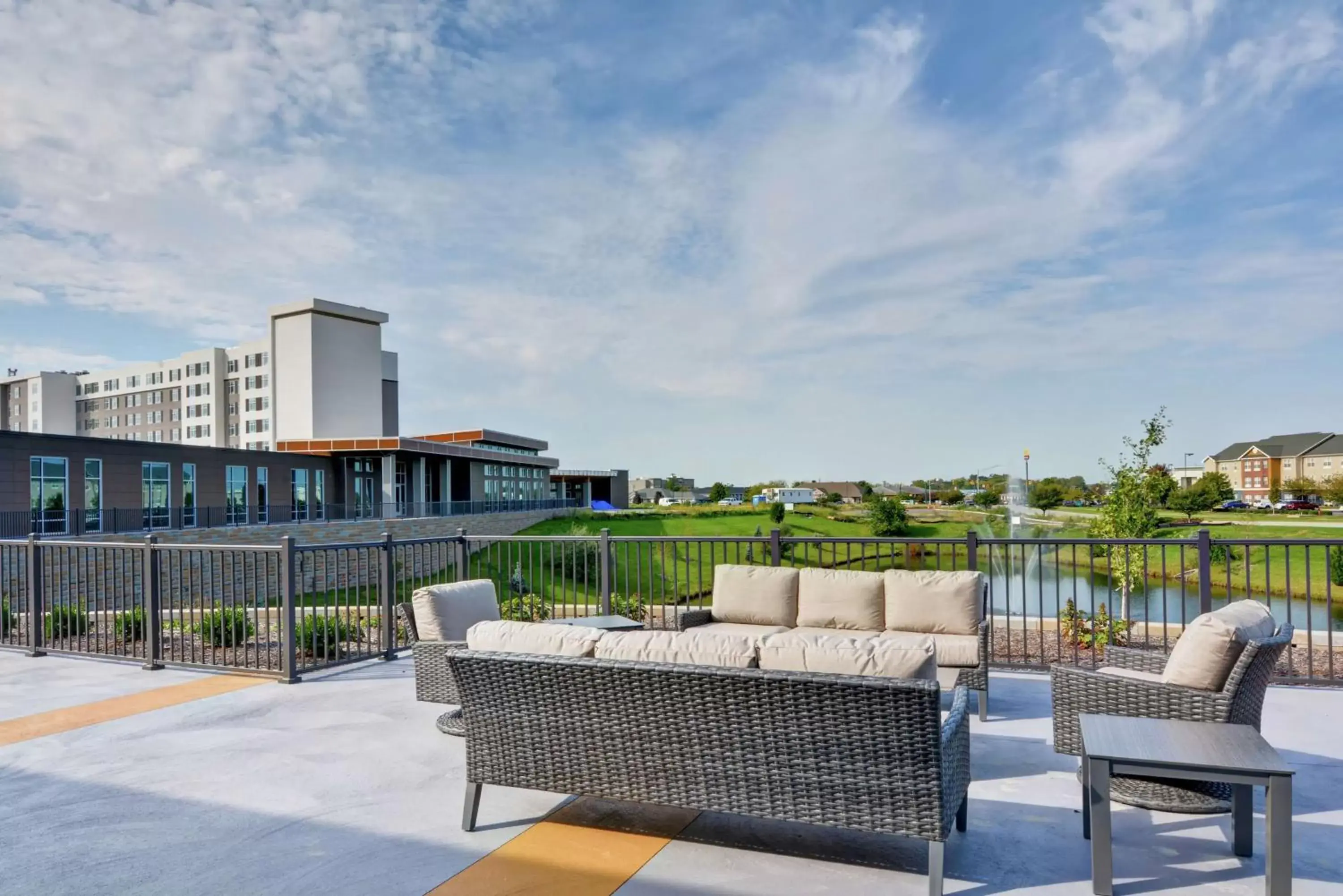 Patio in Embassy Suites By Hilton Plainfield Indianapolis Airport