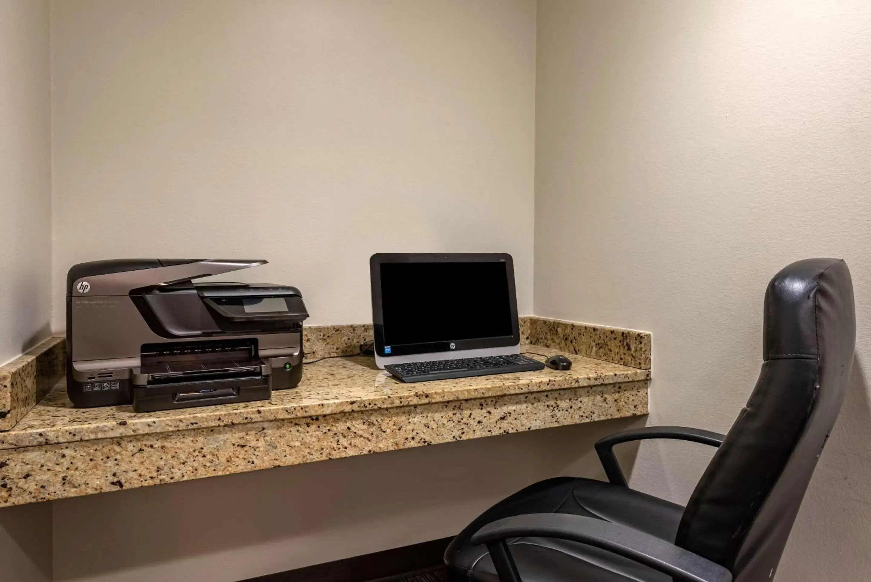 Business facilities in Sleep Inn & Suites Oakley I-70