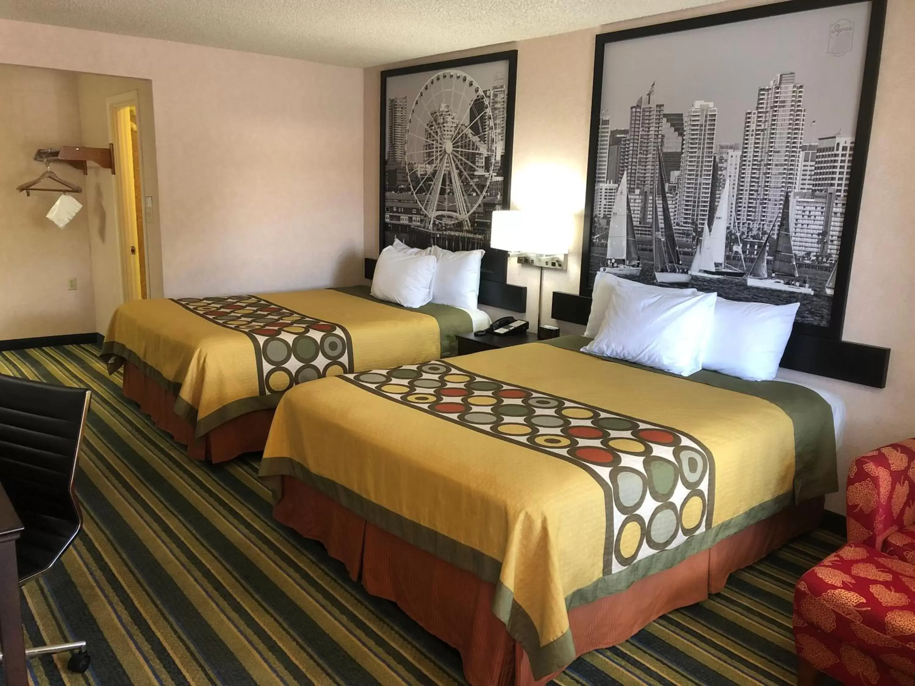 Bedroom, Bed in Super 8 by Wyndham Yreka Bedroom, Bed in Super 8 by Wyndham Yreka