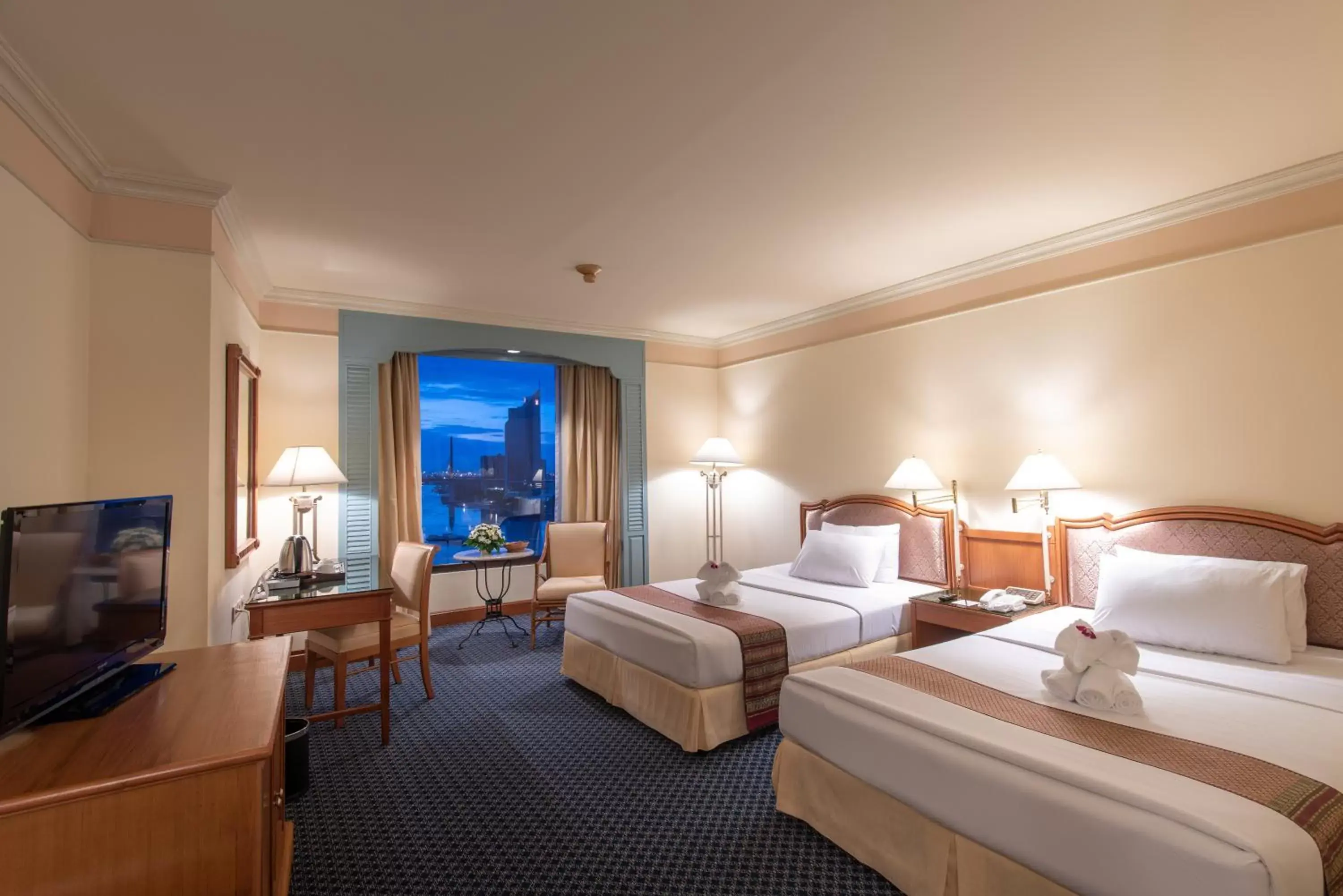 Superior Double or Twin Room in Montien Riverside Hotel Bangkok Superior Double or Twin Room in Montien Riverside Hotel Bangkok