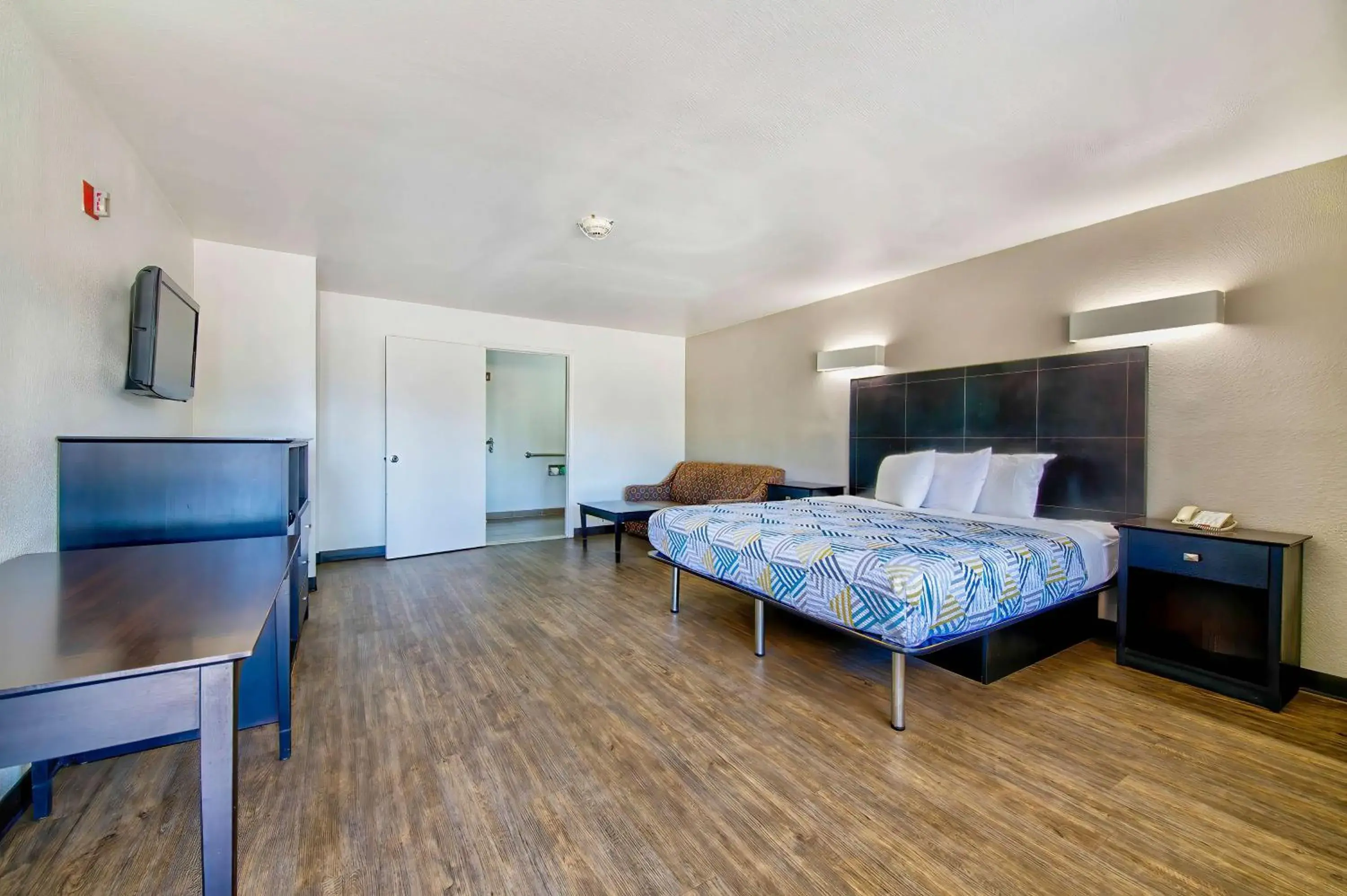 Bedroom, Bed in Motel 6-Arlington, TX Bedroom, Bed in Motel 6-Arlington, TX