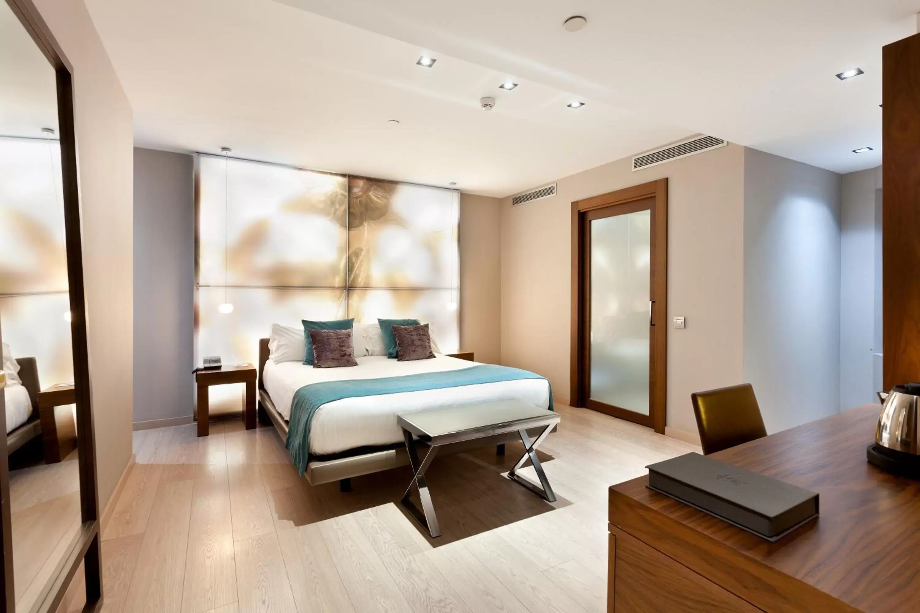 Photo of the whole room, Bed in Hotel España Ramblas