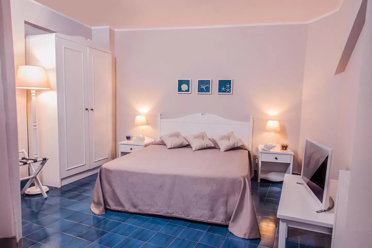 Bedroom, Bed in Hotel Tonnara Trabia Bedroom, Bed in Hotel Tonnara Trabia