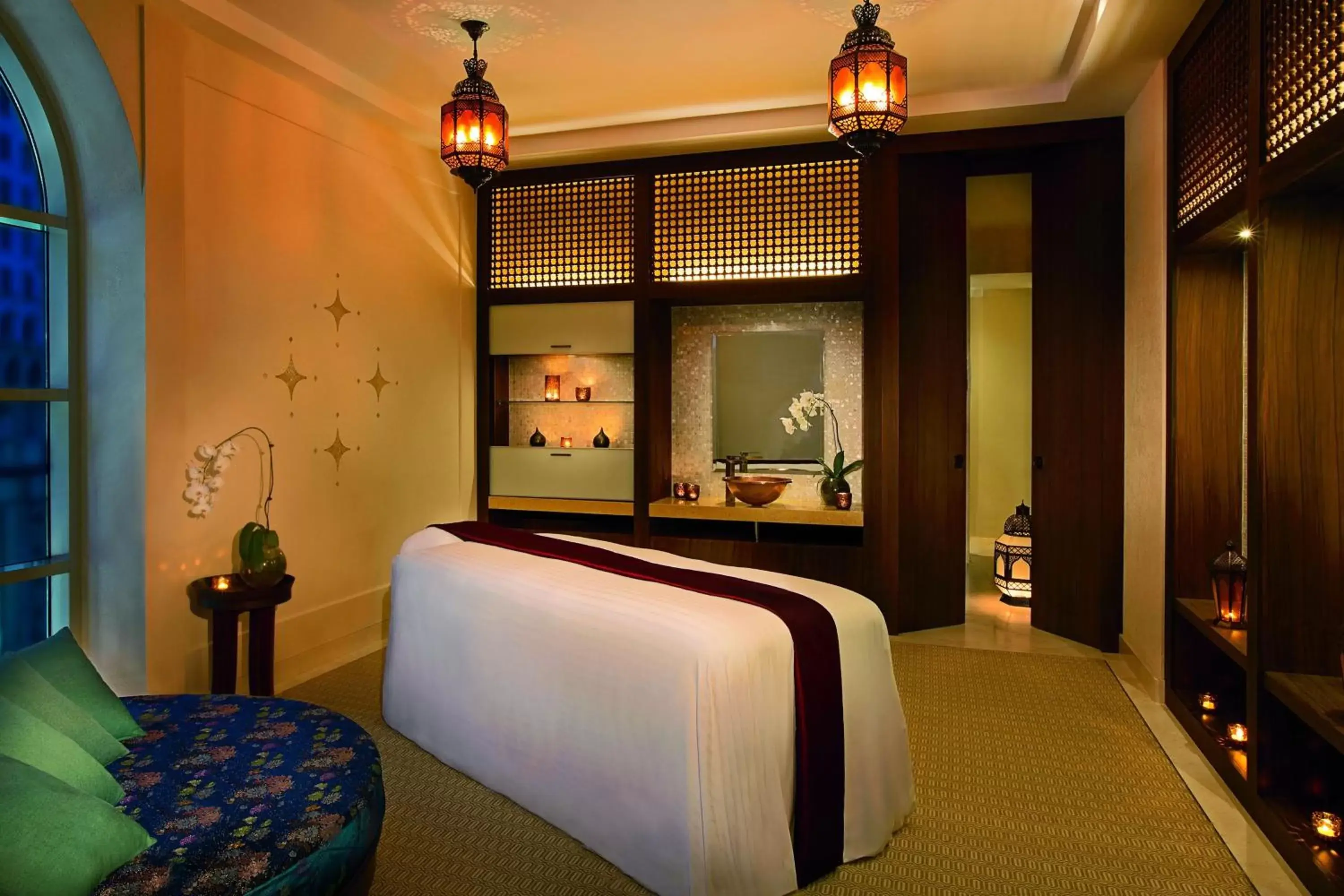 Spa and wellness centre/facilities, Bed in The Ritz-Carlton, Dubai