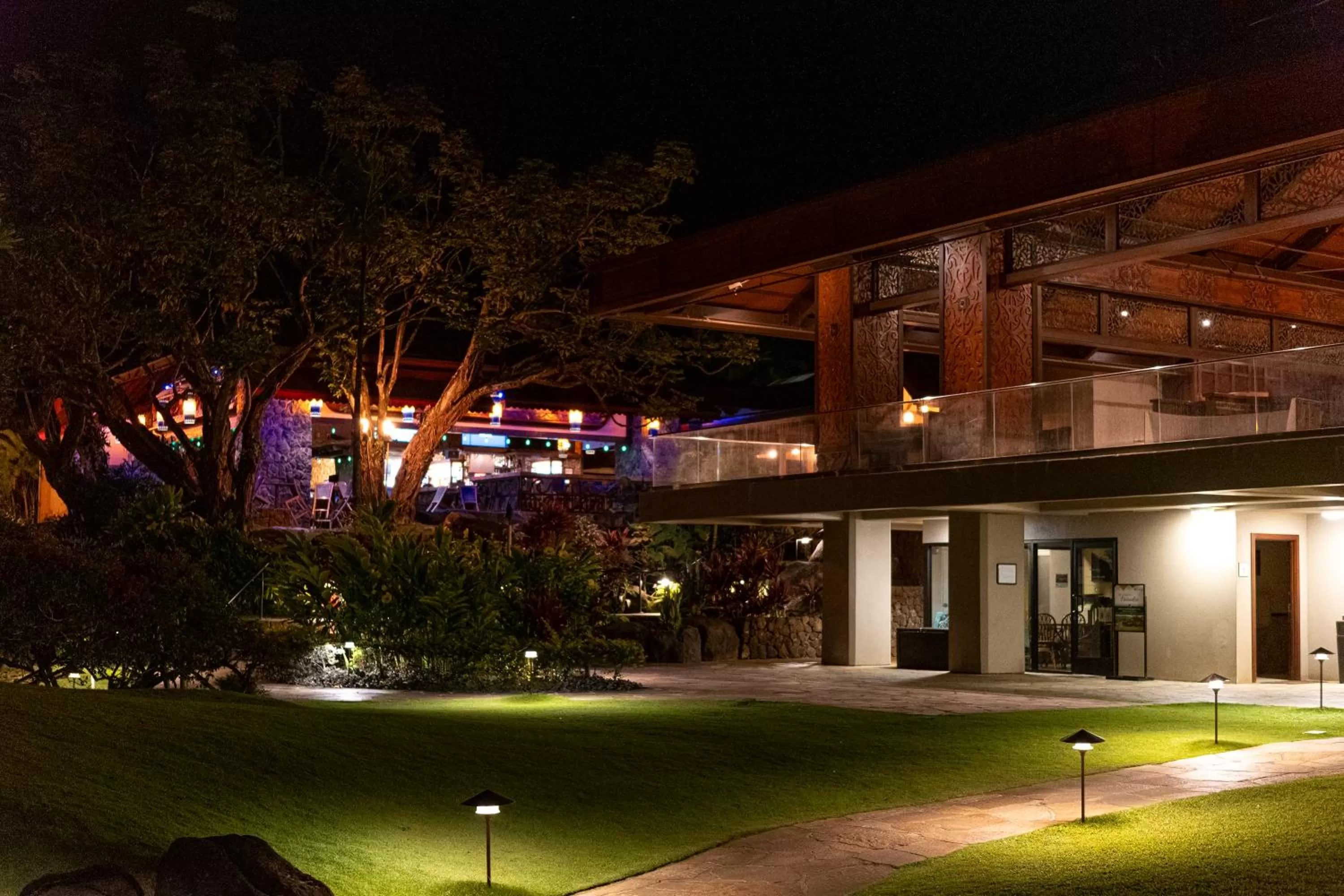Property building in Hanalei Bay Resort