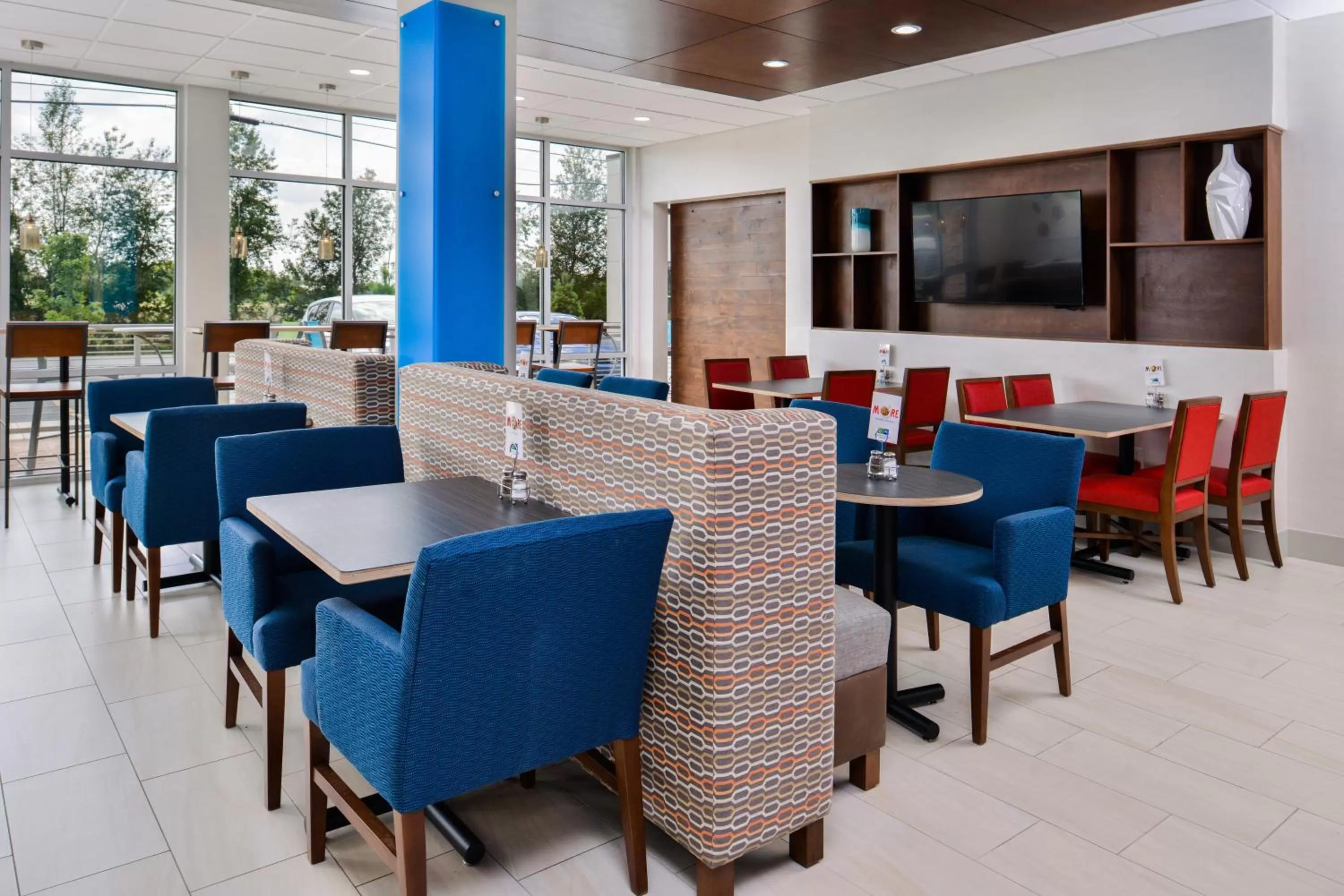 Breakfast in Holiday Inn Express & Suites - Siloam Springs by IHG