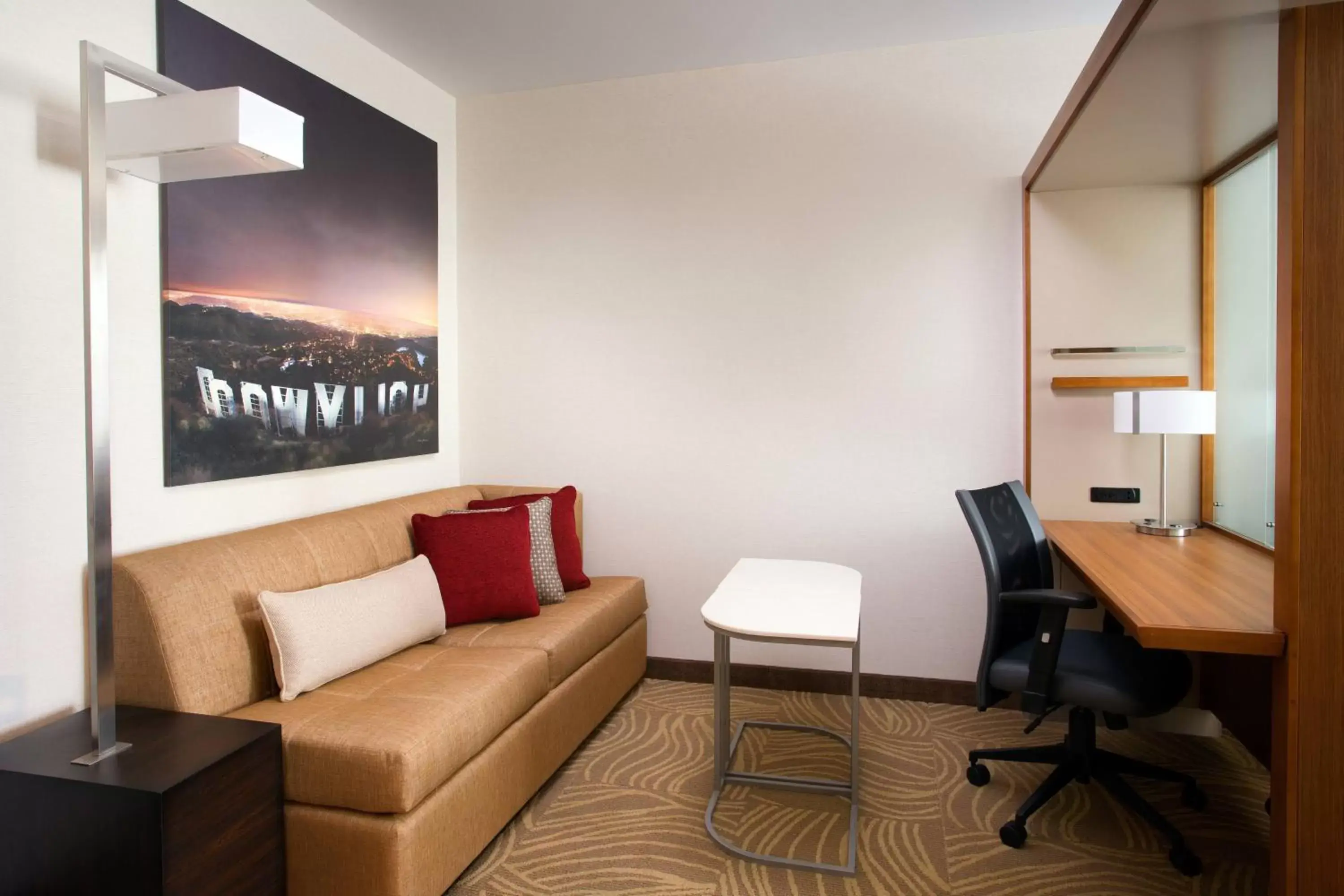 Living room, Seating Area in SpringHill Suites by Marriott Los Angeles Burbank/Downtown