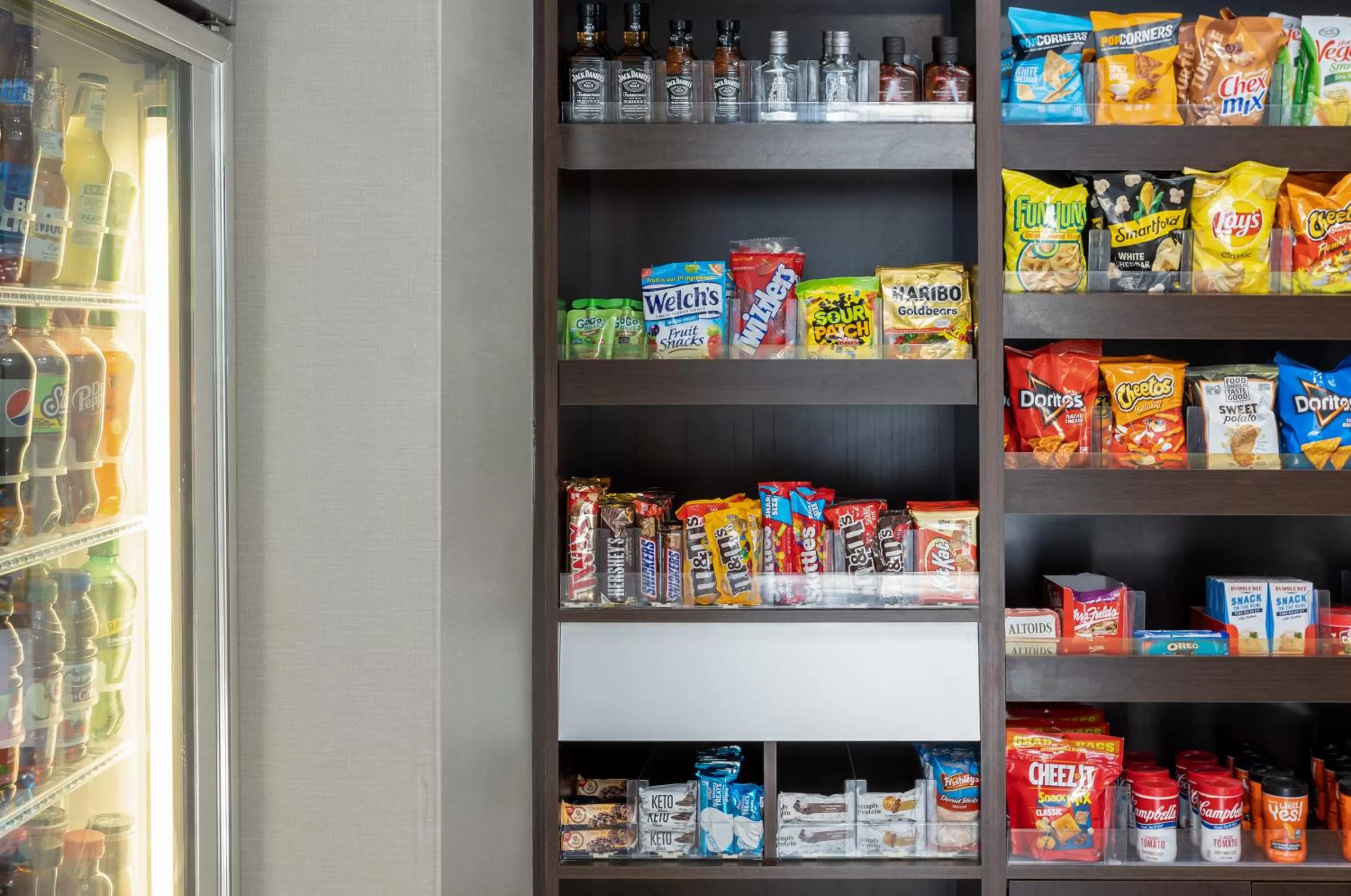 On-site shops in Residence Inn Largo Medical Center Drive