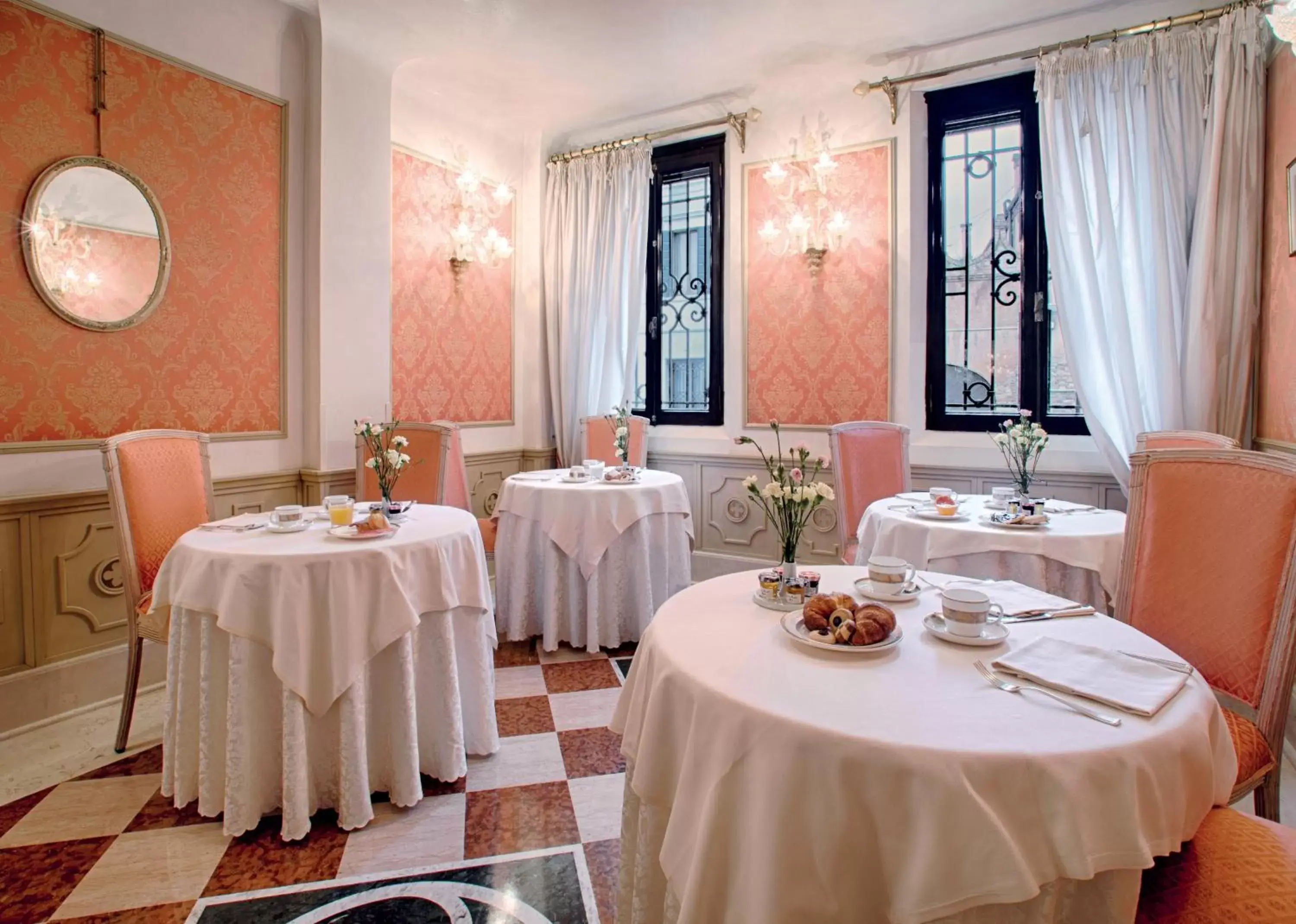 Buffet breakfast, Restaurant/Places to Eat in Locanda Vivaldi