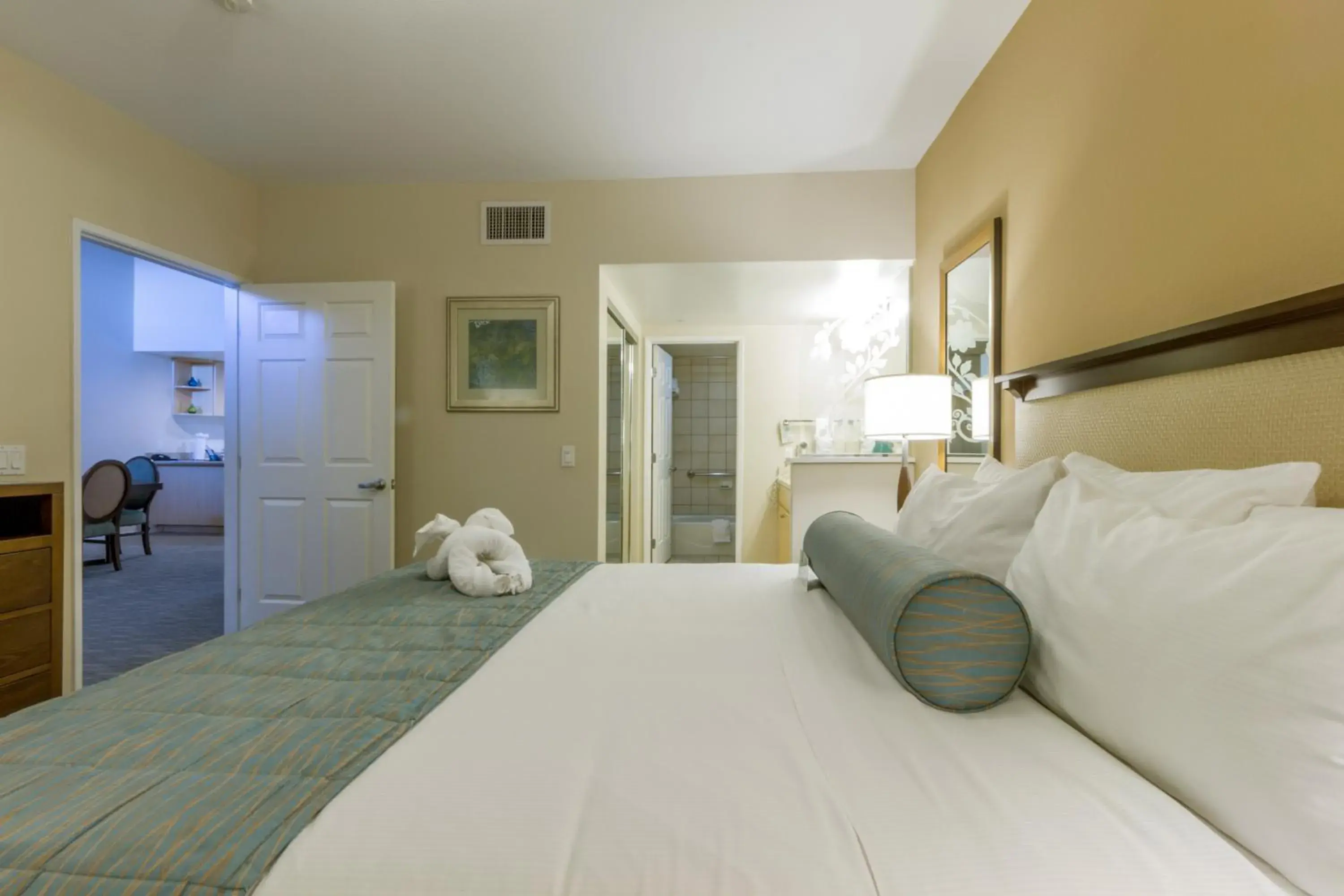 Bed in Grand Pacific Palisades Resort